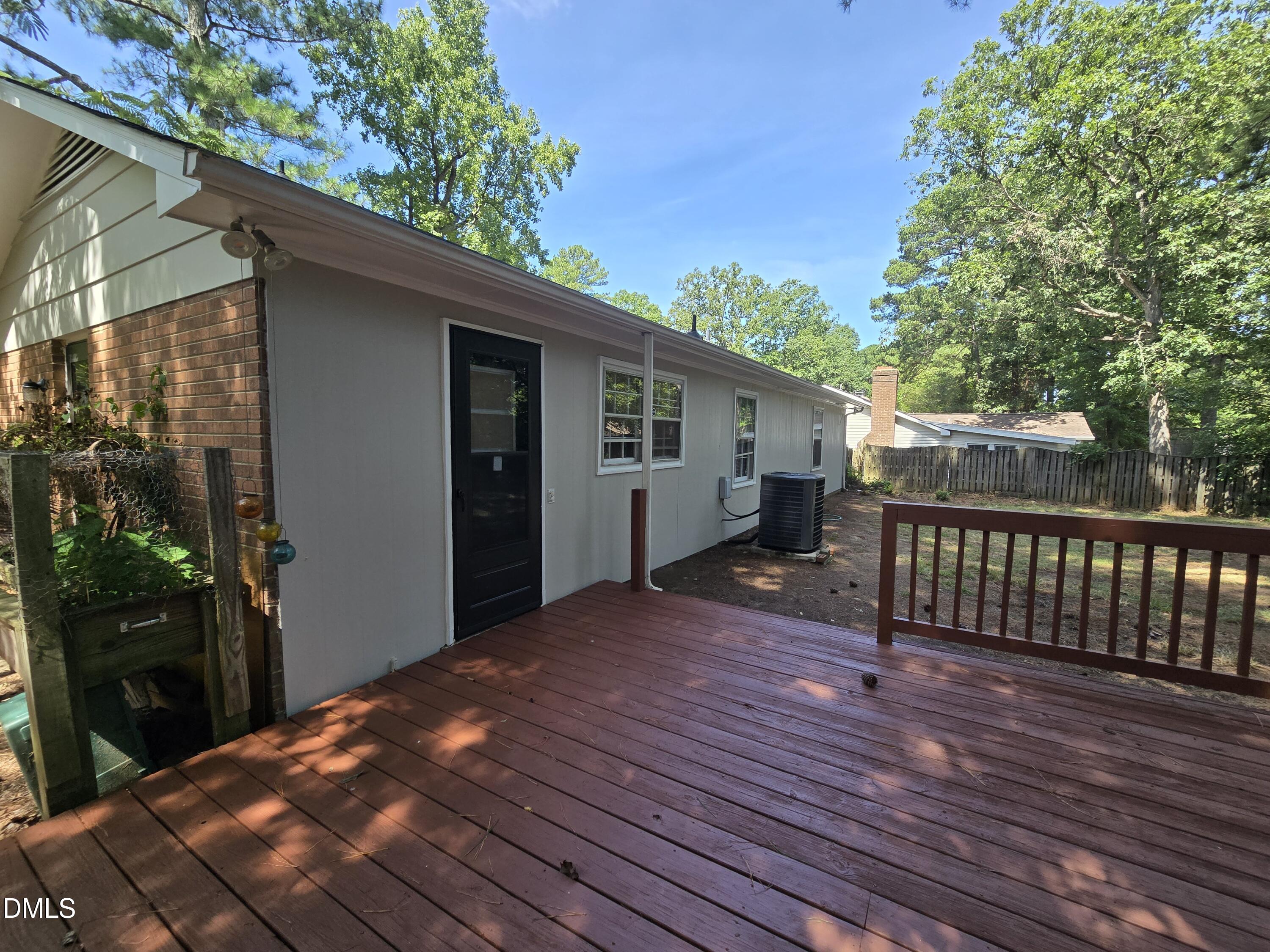 1410 Suterland Road Property Photo 22
