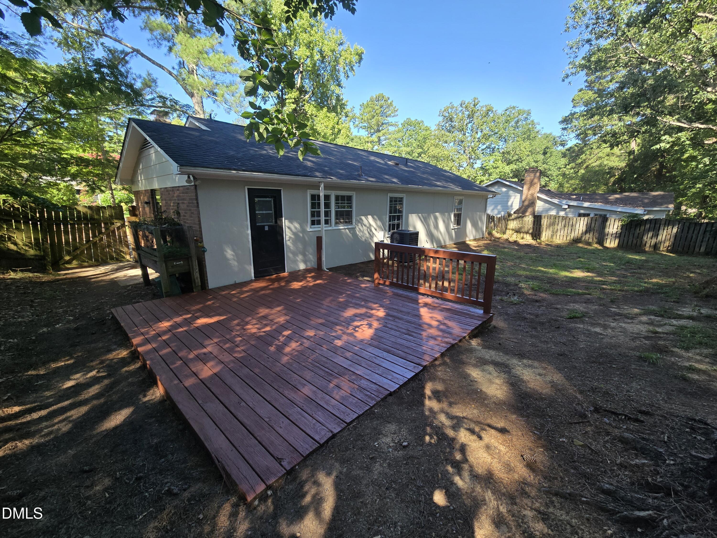 1410 Suterland Road Property Photo 24