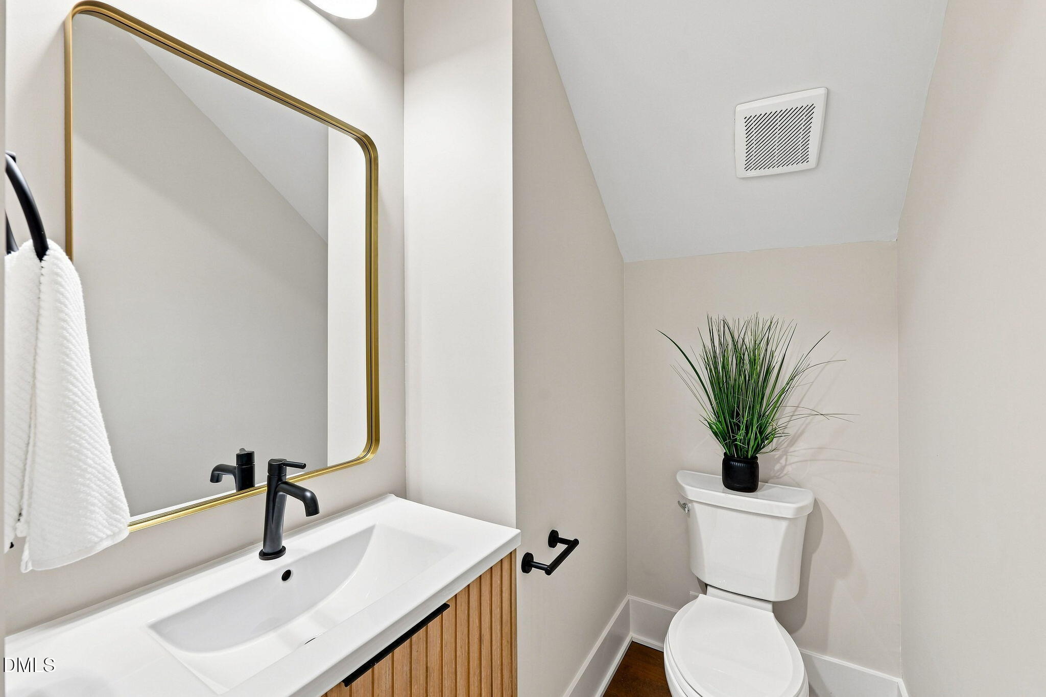 639 Conover Road B Property Photo 29