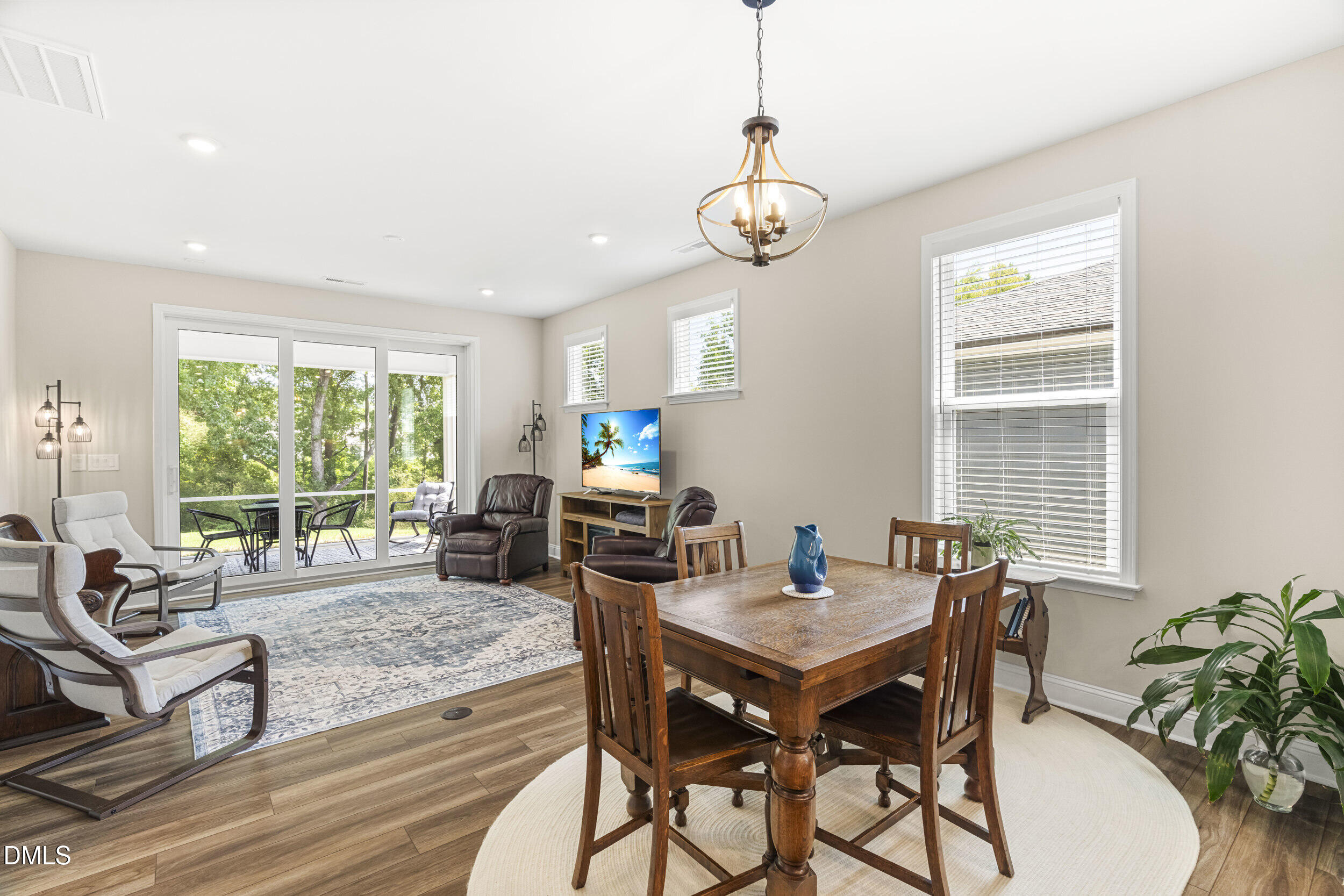 28 N Brookhollow Way Property Photo 10