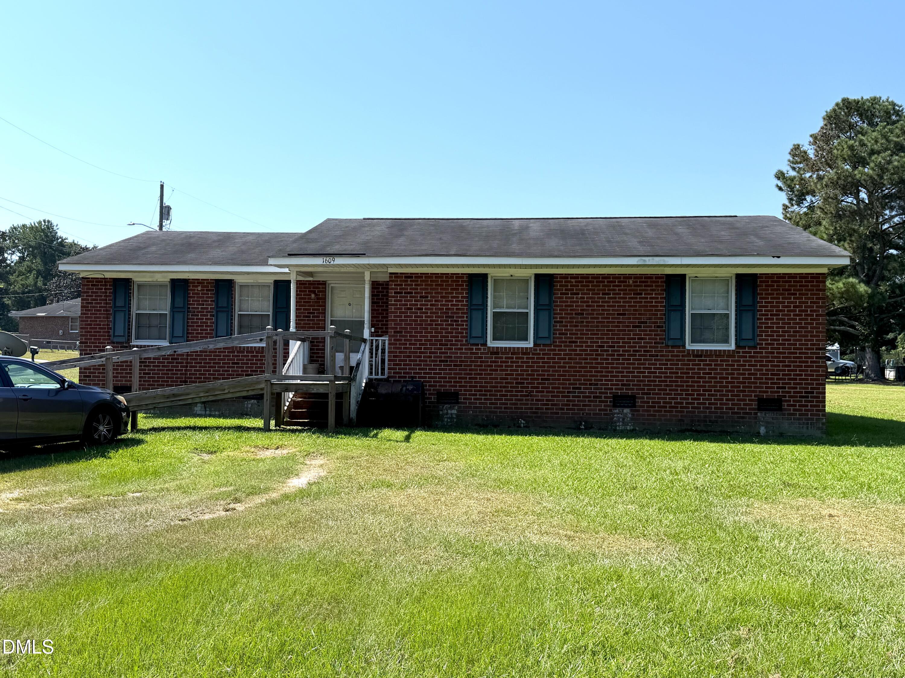 1609 Vernon Road Property Photo 1
