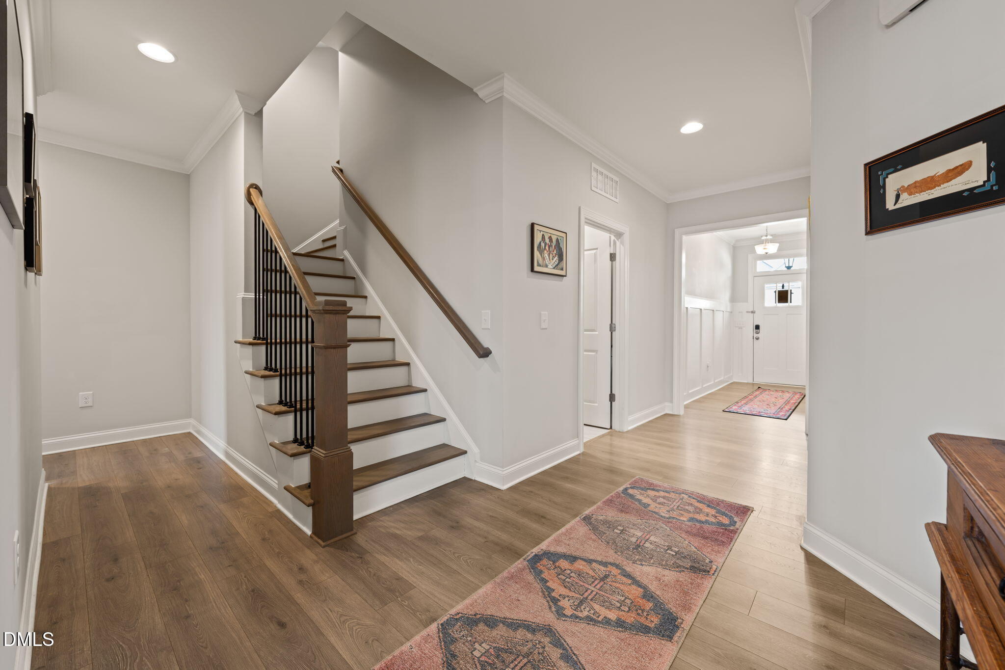 749 Strathwood Way Property Photo 3
