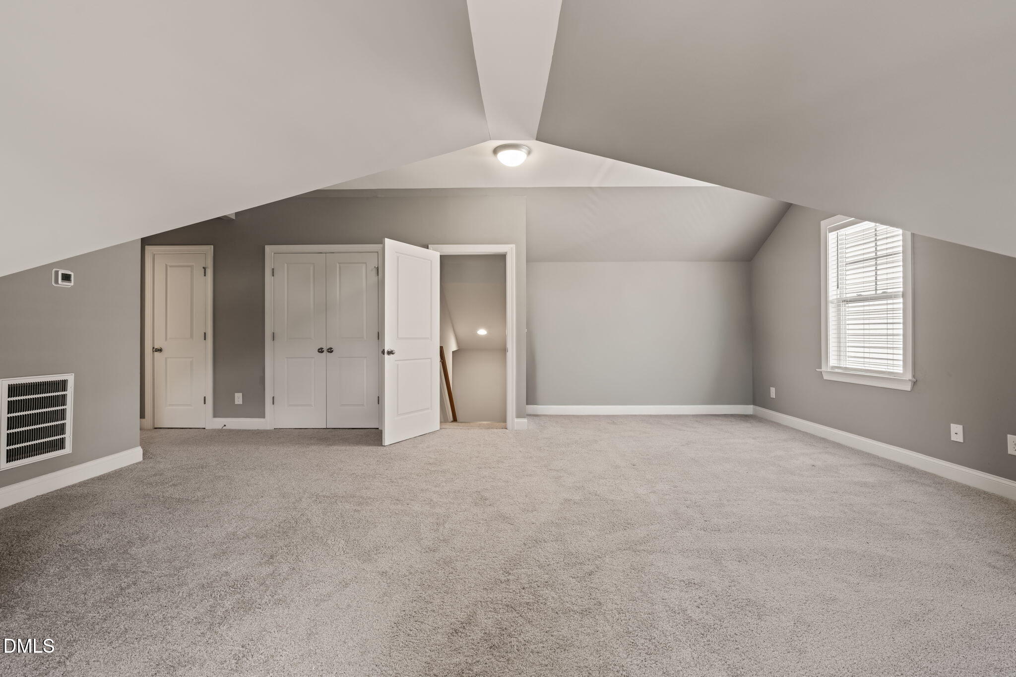 749 Strathwood Way Property Photo 24