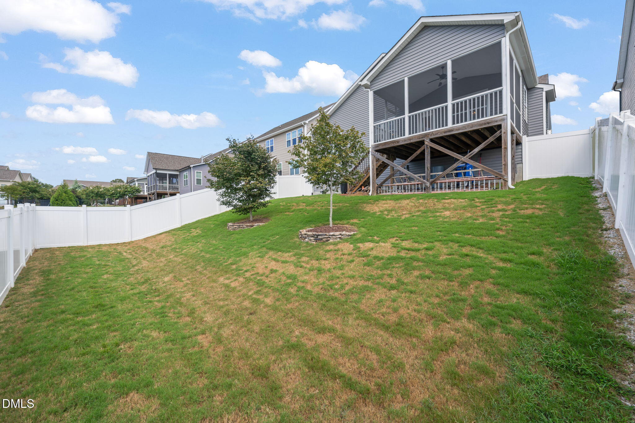 749 Strathwood Way Property Photo 34