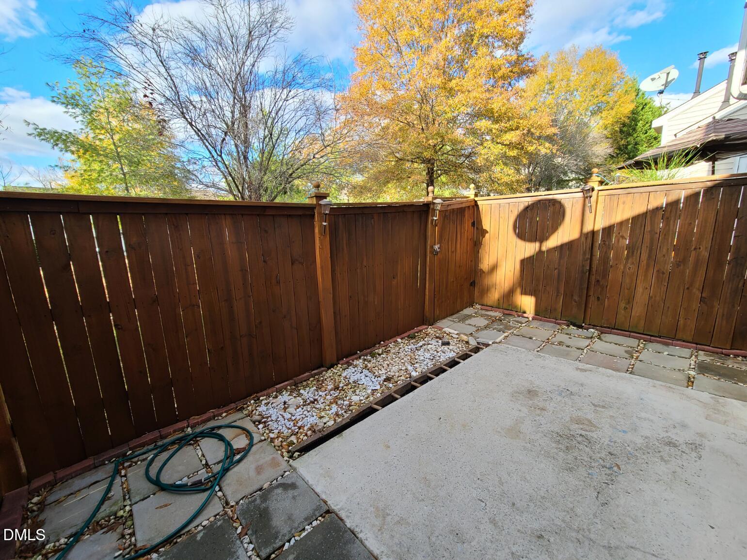 514 Walnut Woods Drive Property Photo 26