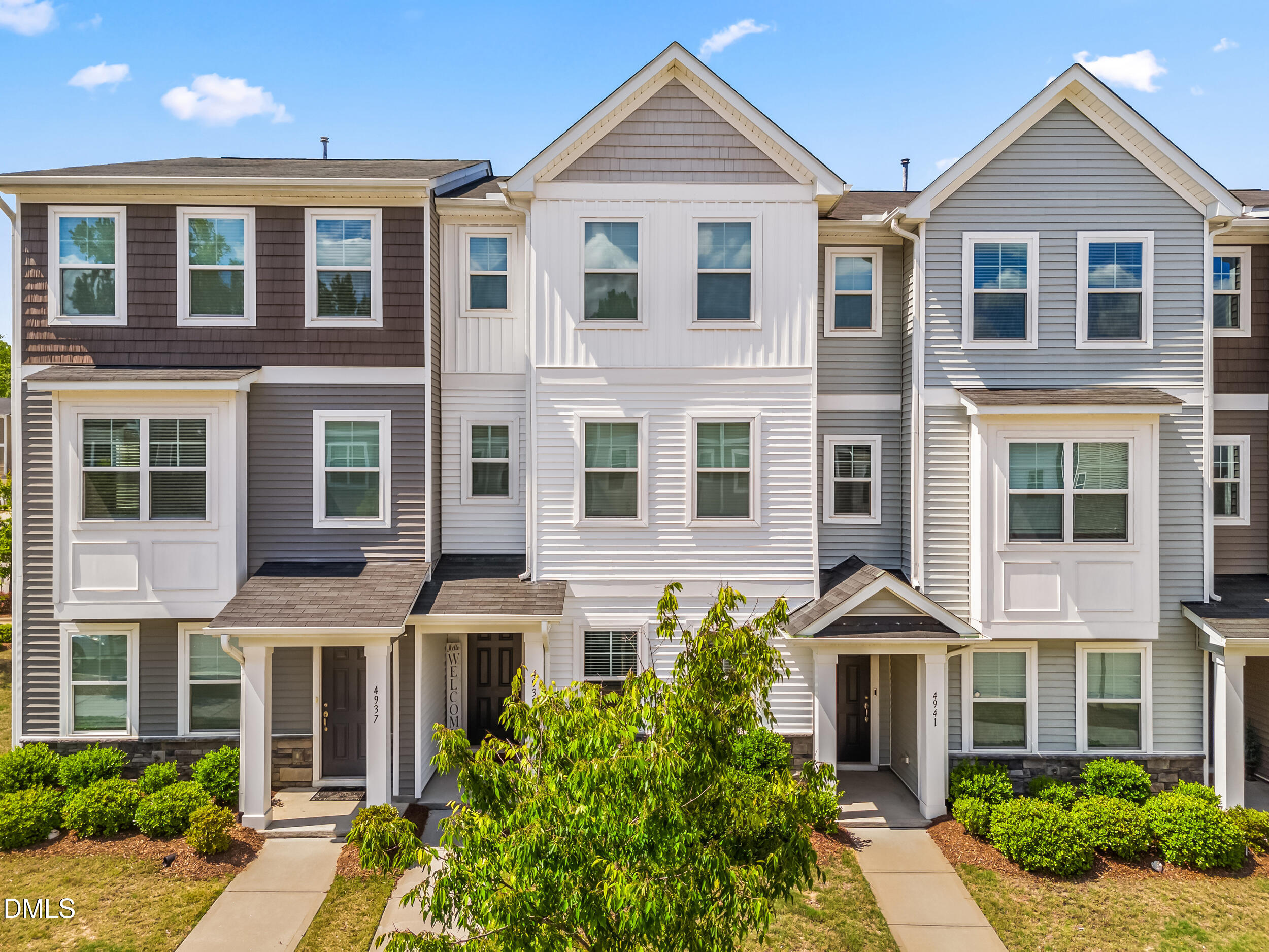 4939 Southern Magnolia Drive Property Photo 1