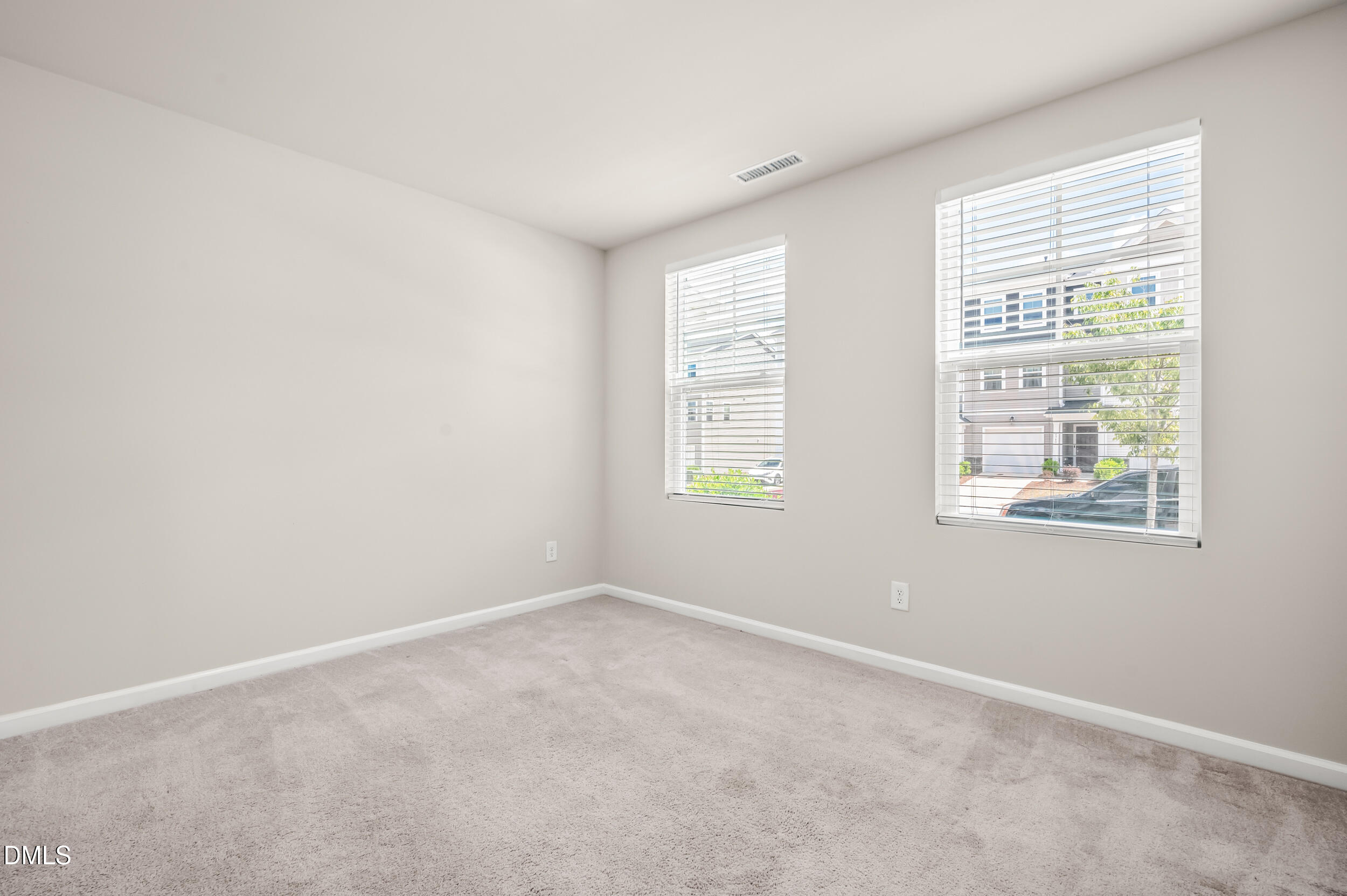 4939 Southern Magnolia Drive Property Photo 6