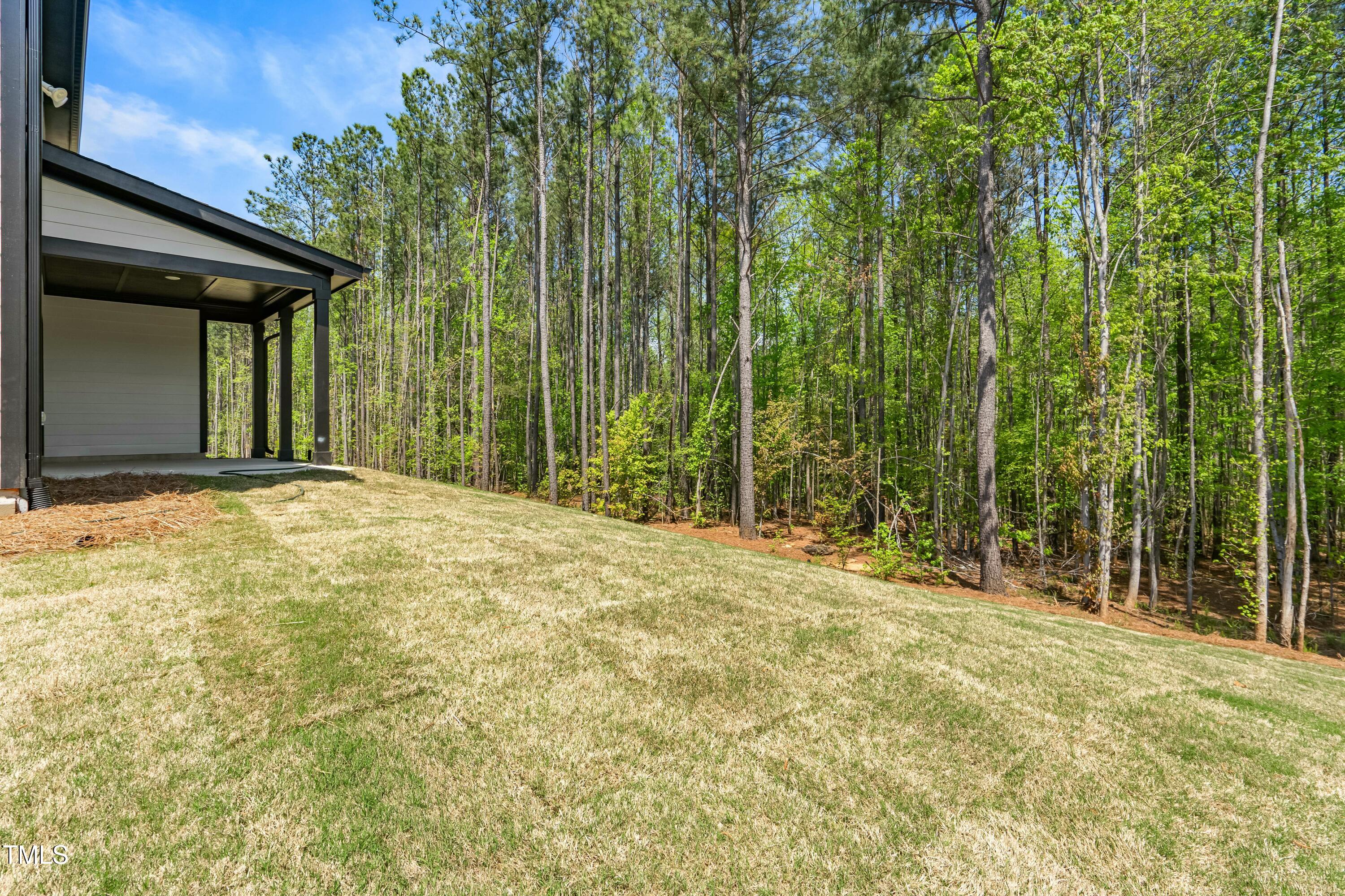 230 Sutherland Drive Property Photo 6