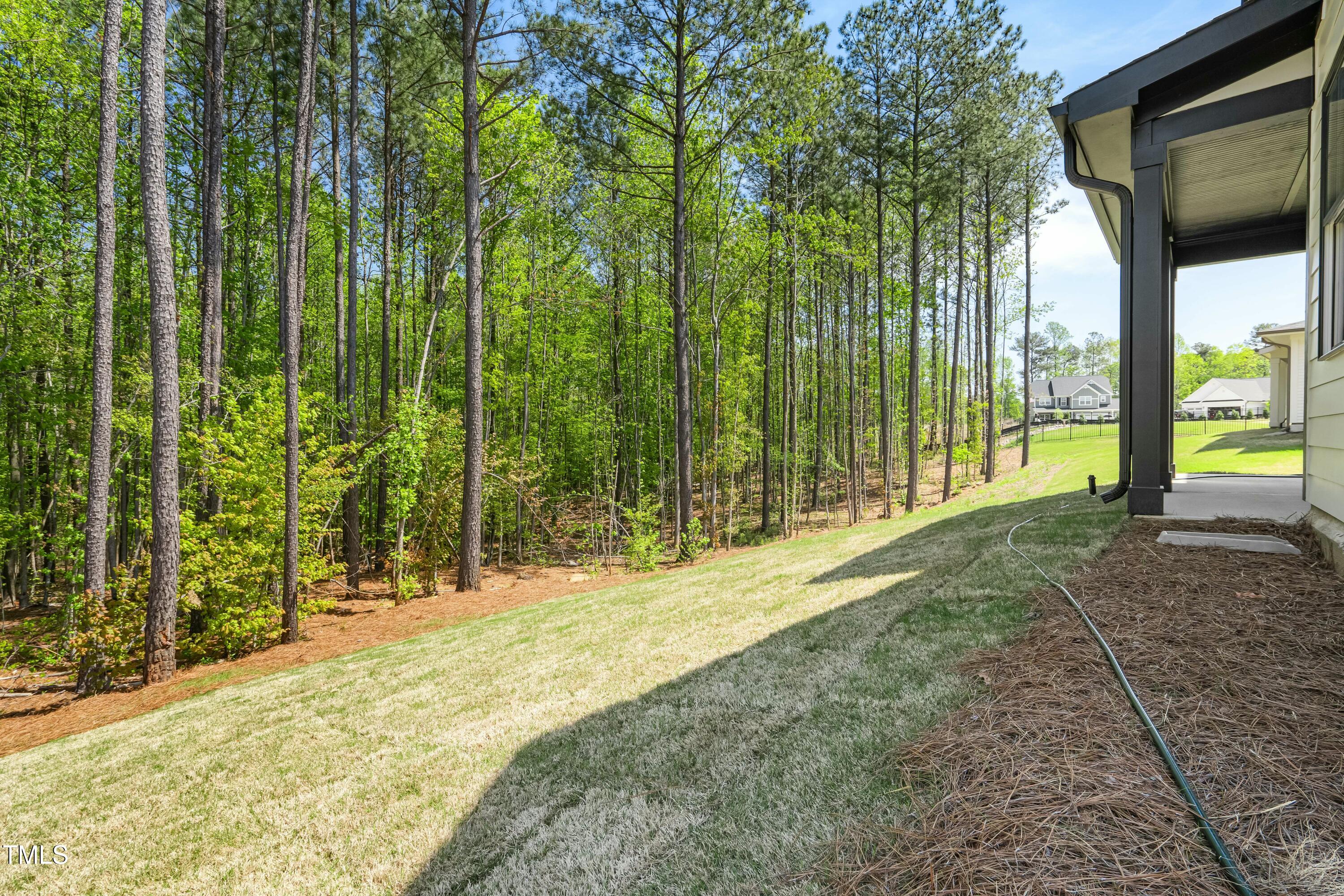 230 Sutherland Drive Property Photo 7