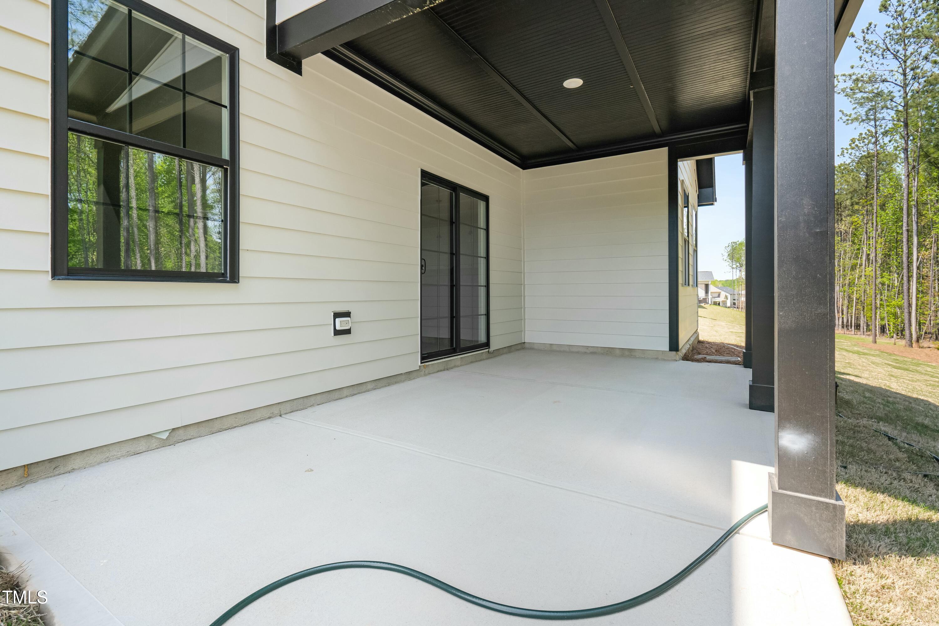 230 Sutherland Drive Property Photo 8