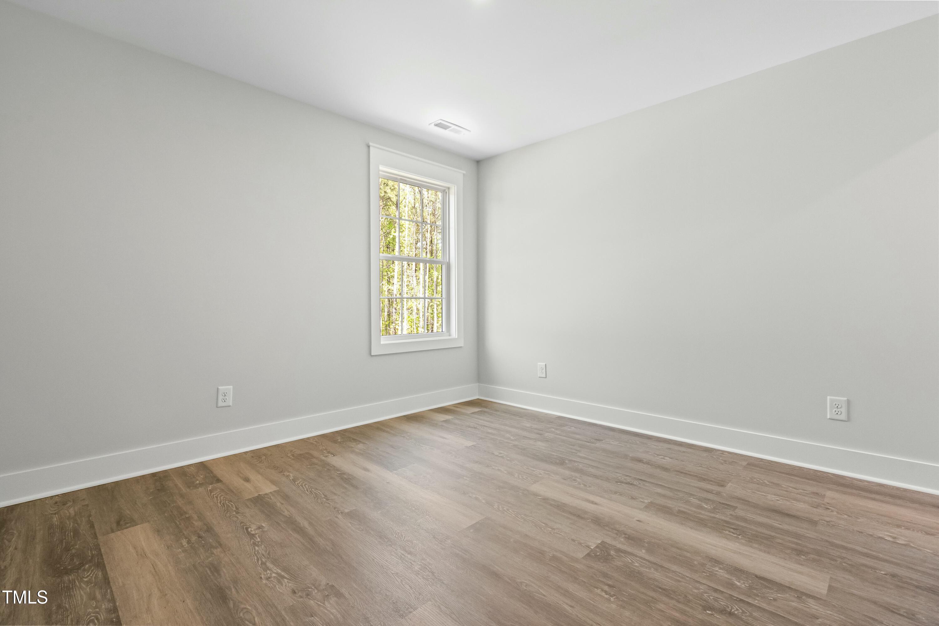 230 Sutherland Drive Property Photo 40