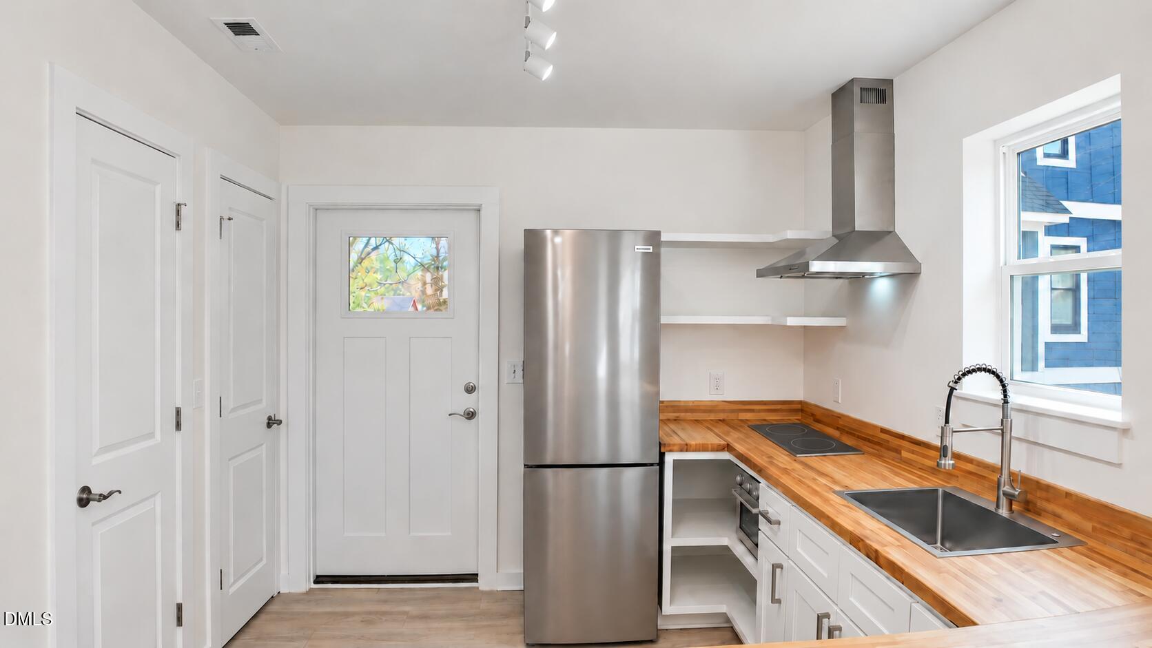 1308 Sedgefield Street C Property Photo 10