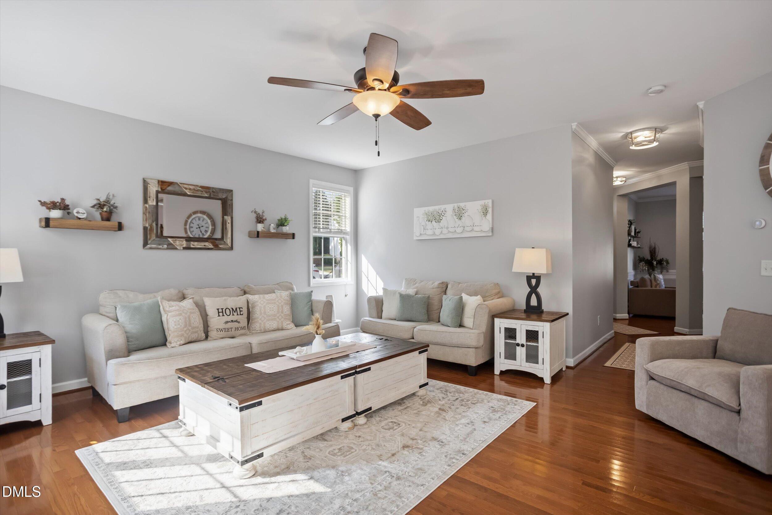 1321 Lagerfeld Way Property Photo 4