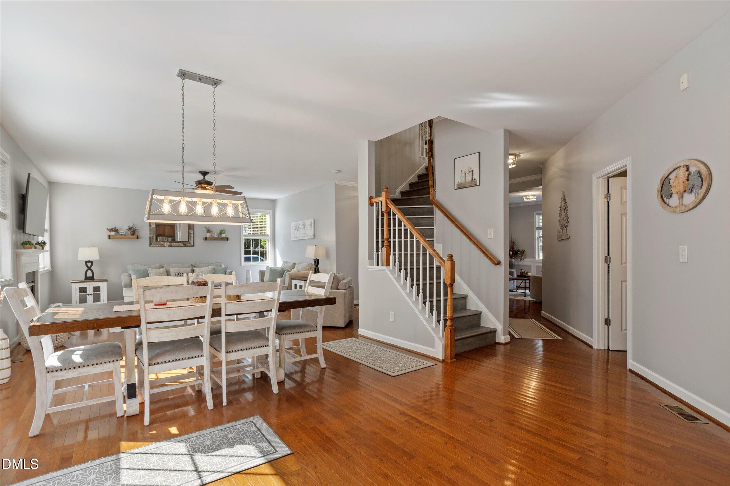 1321 Lagerfeld Way Property Photo 11