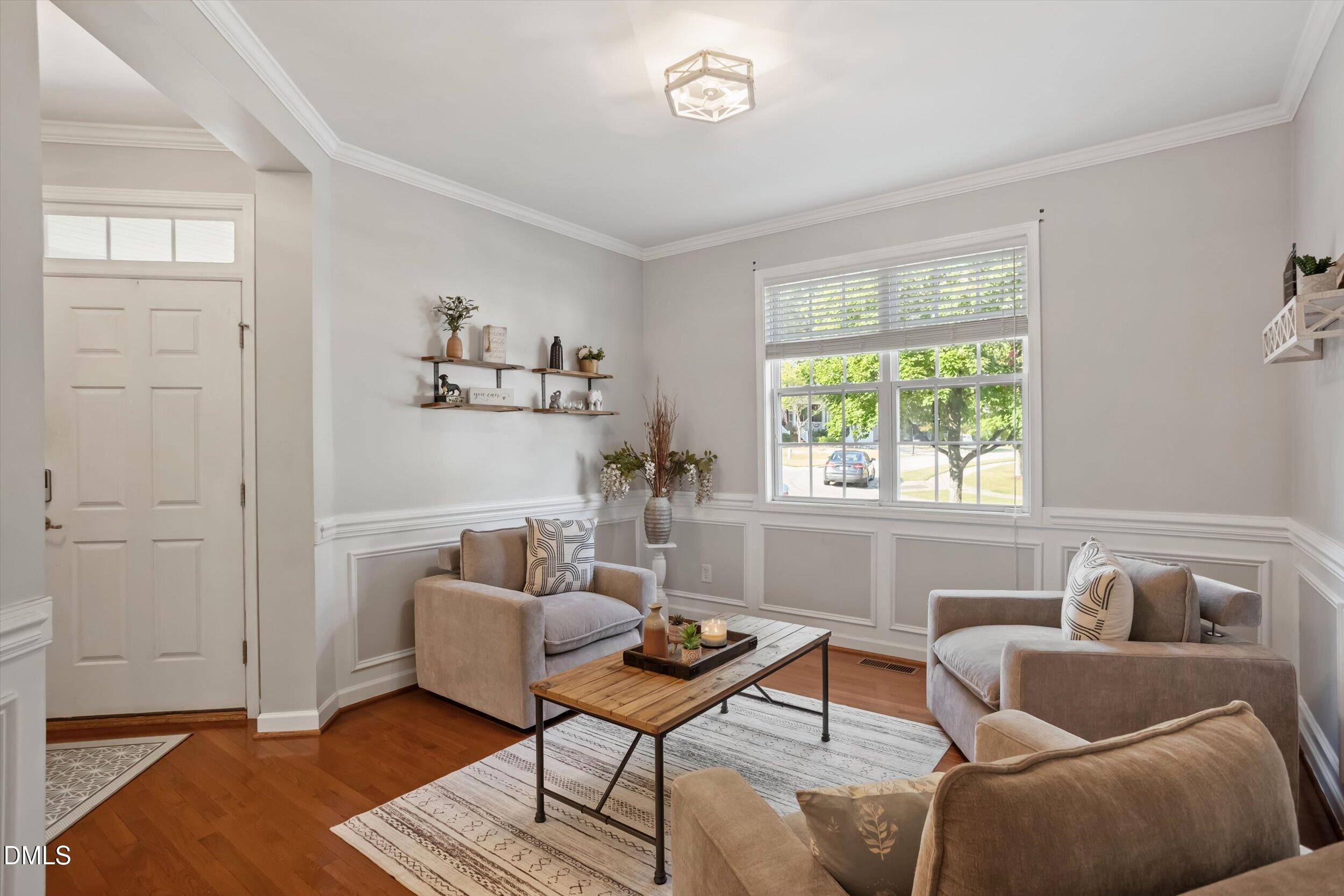 1321 Lagerfeld Way Property Photo 12