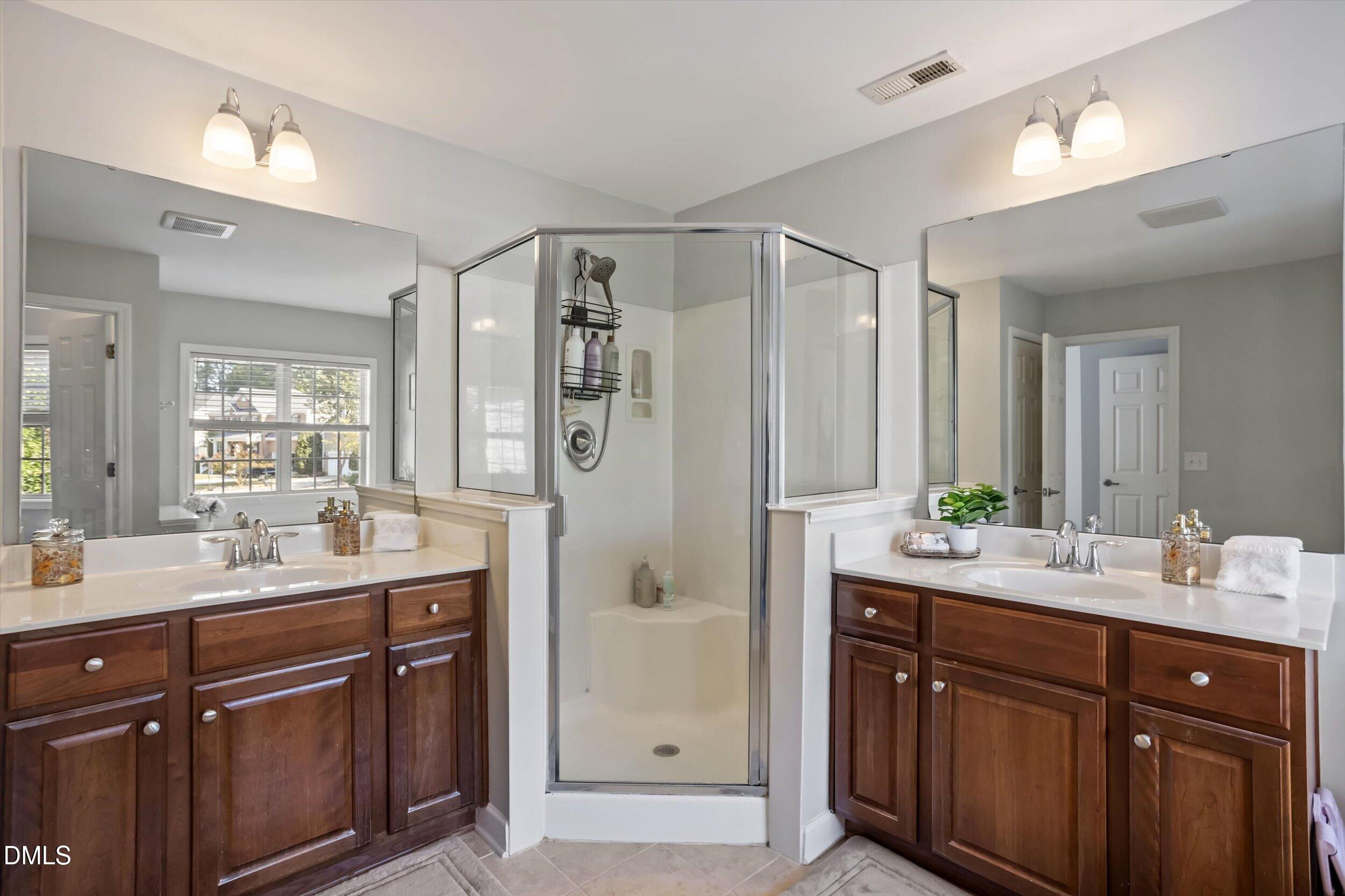 1321 Lagerfeld Way Property Photo 19