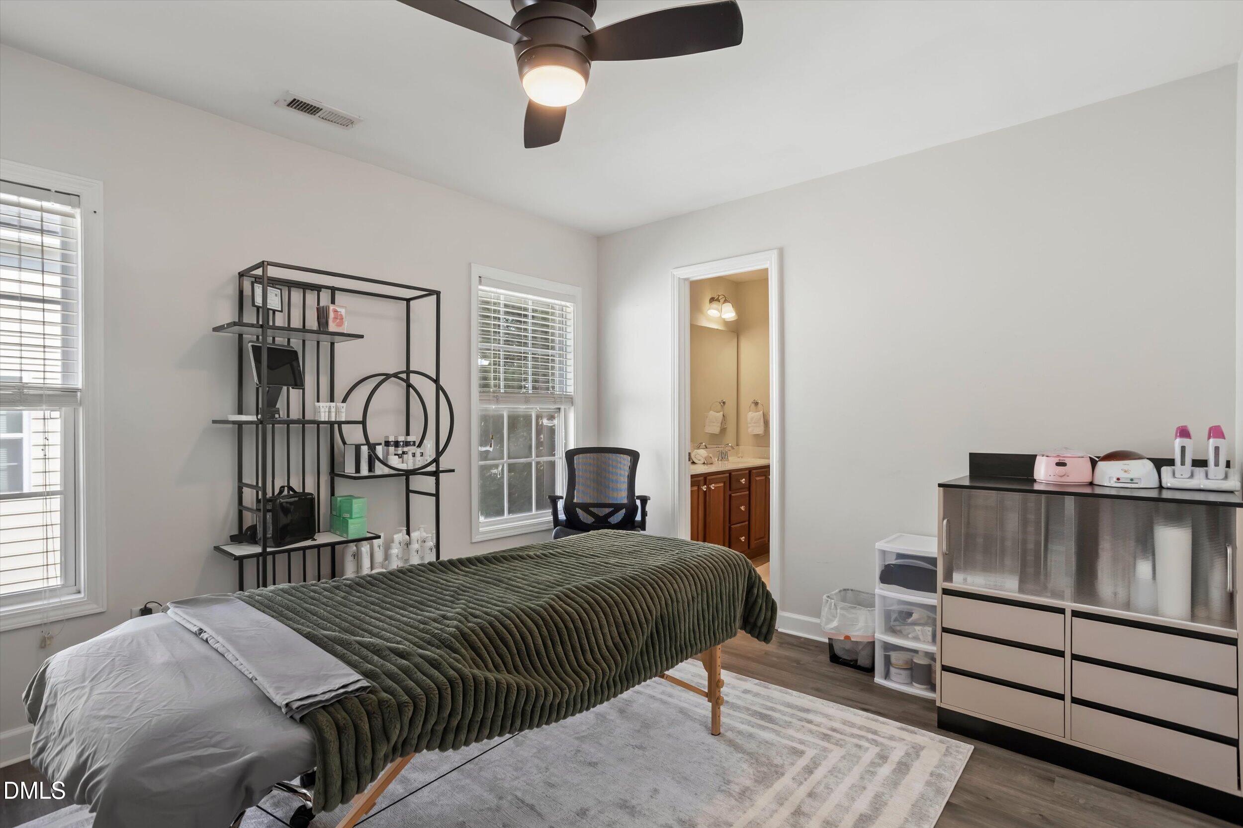 1321 Lagerfeld Way Property Photo 27