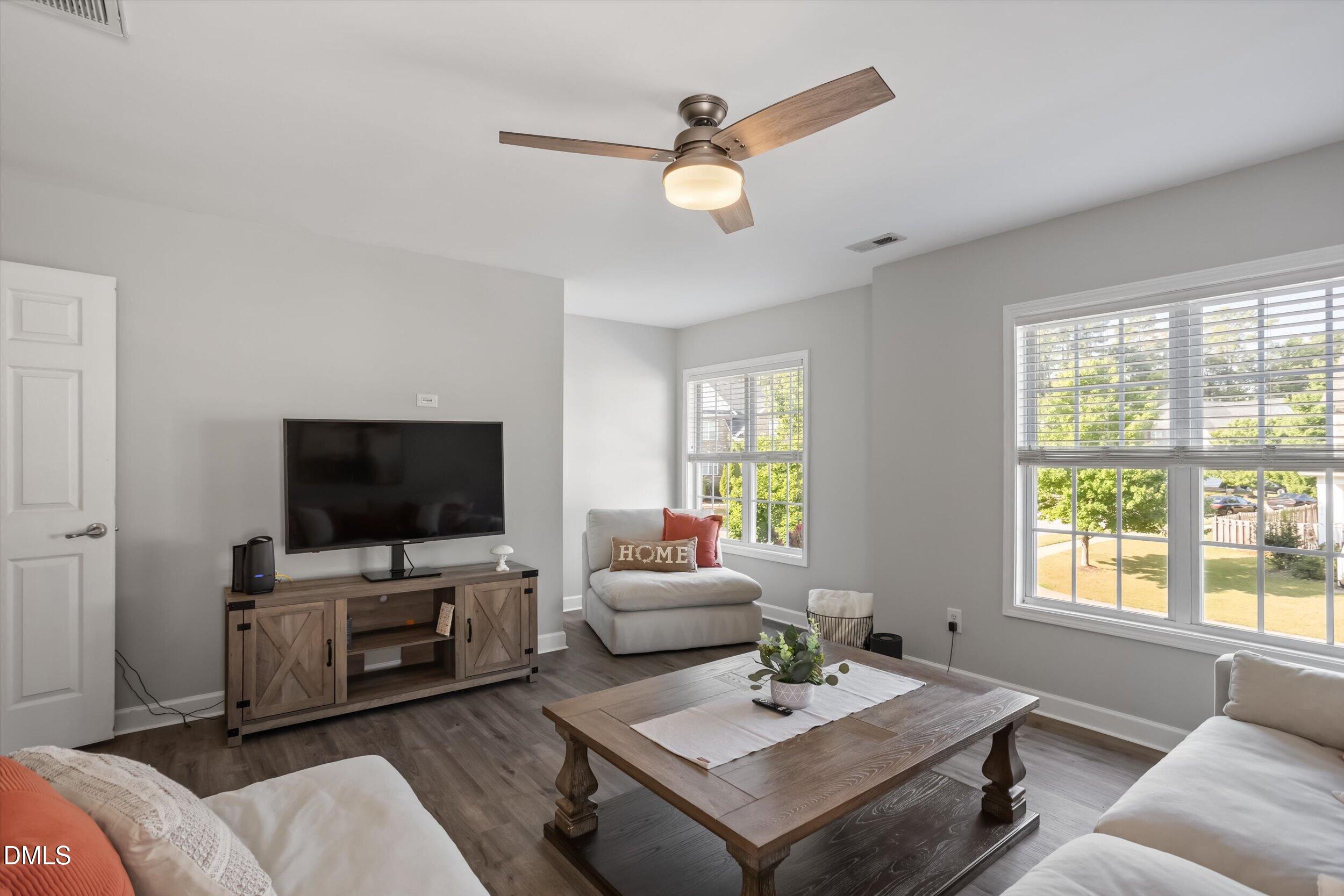 1321 Lagerfeld Way Property Photo 29