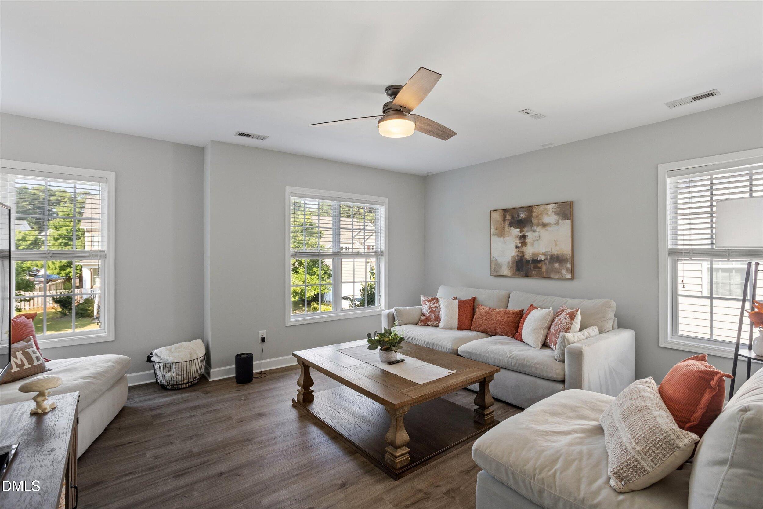 1321 Lagerfeld Way Property Photo 30