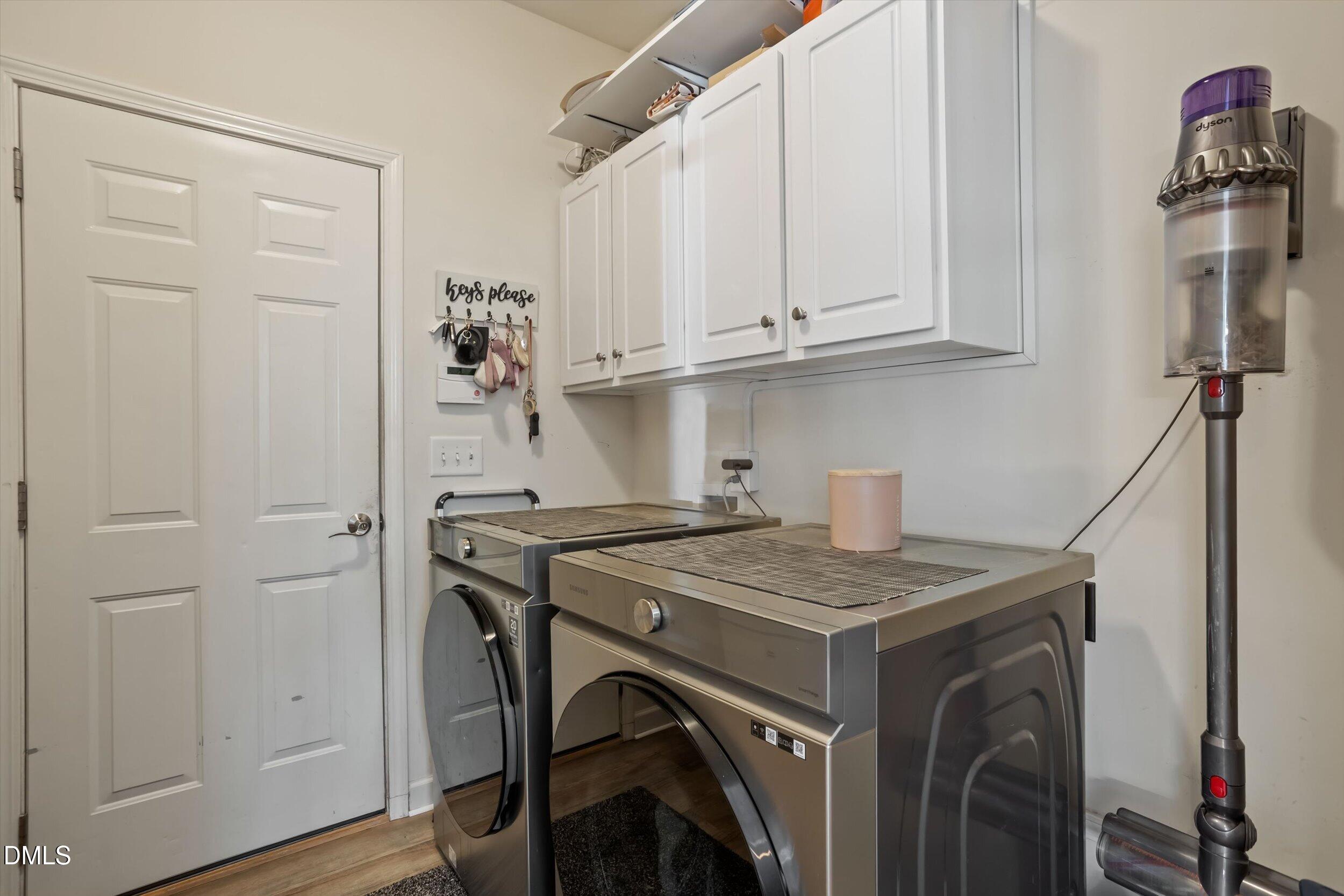 1321 Lagerfeld Way Property Photo 34