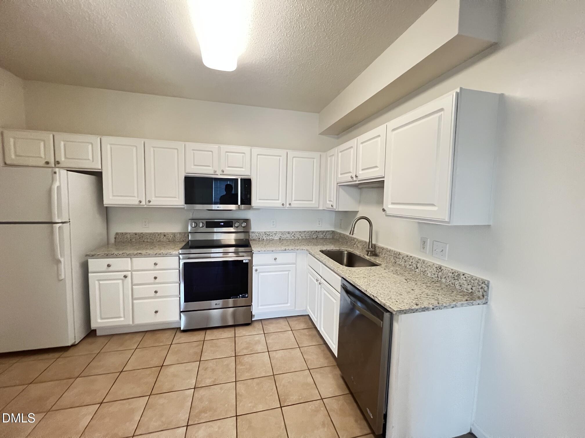 2501 Huntscroft Lane Property Photo 2