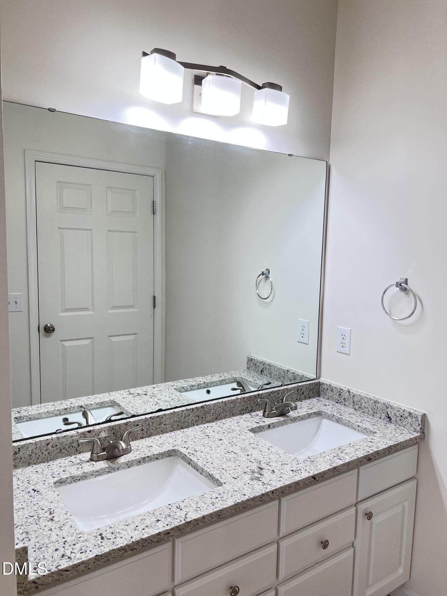 2501 Huntscroft Lane Property Photo 6