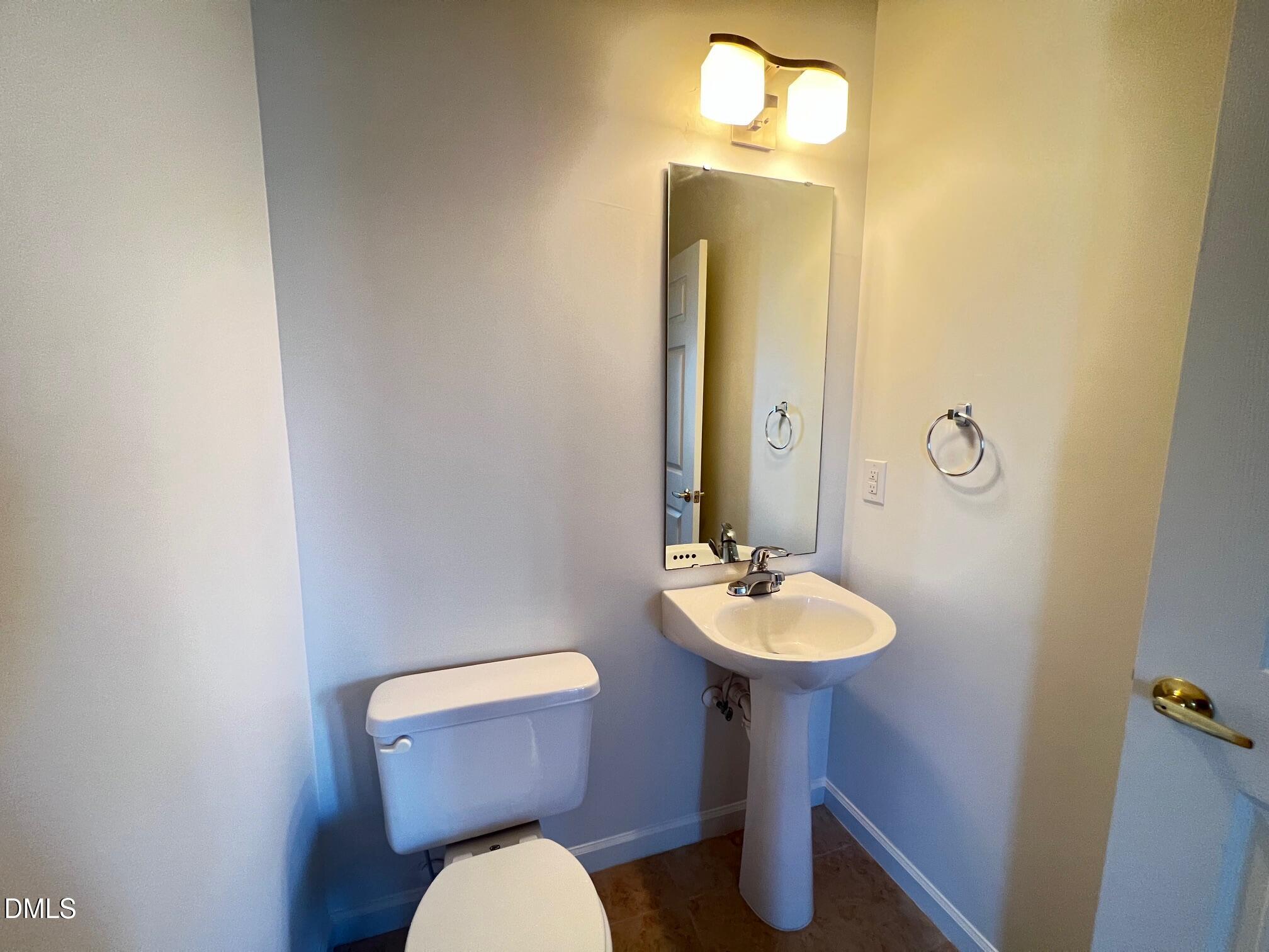 2501 Huntscroft Lane Property Photo 7