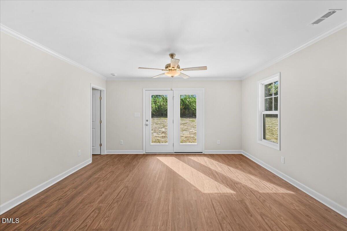 312 E Howard Street Property Photo 14