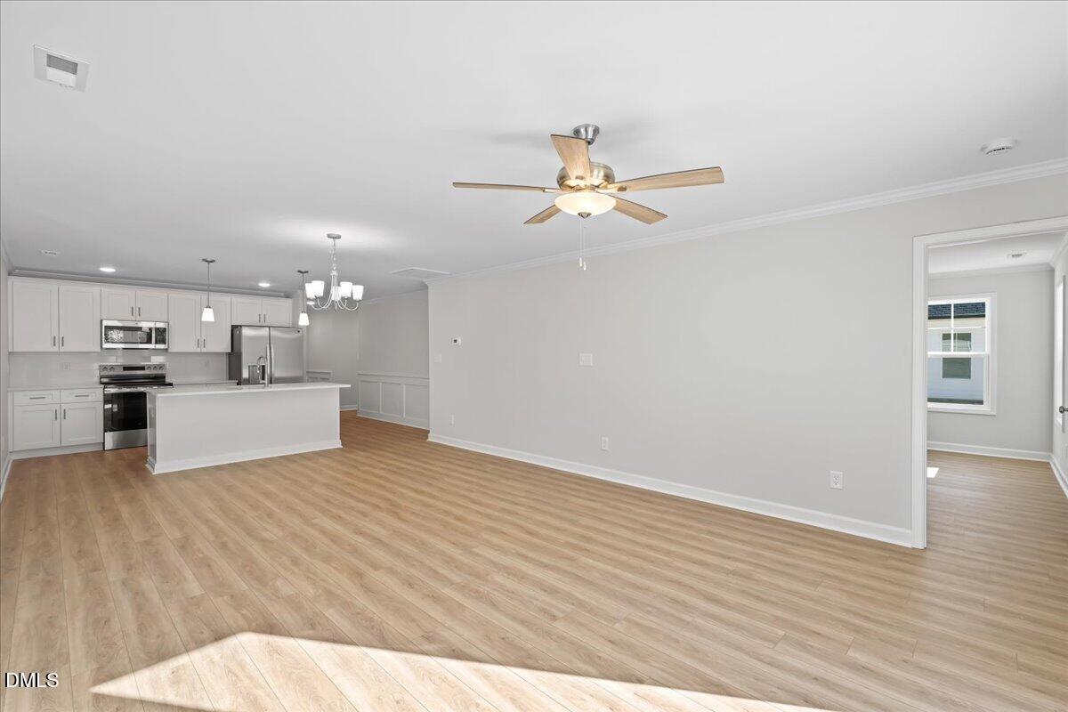 310 E Howard Street Property Photo 16