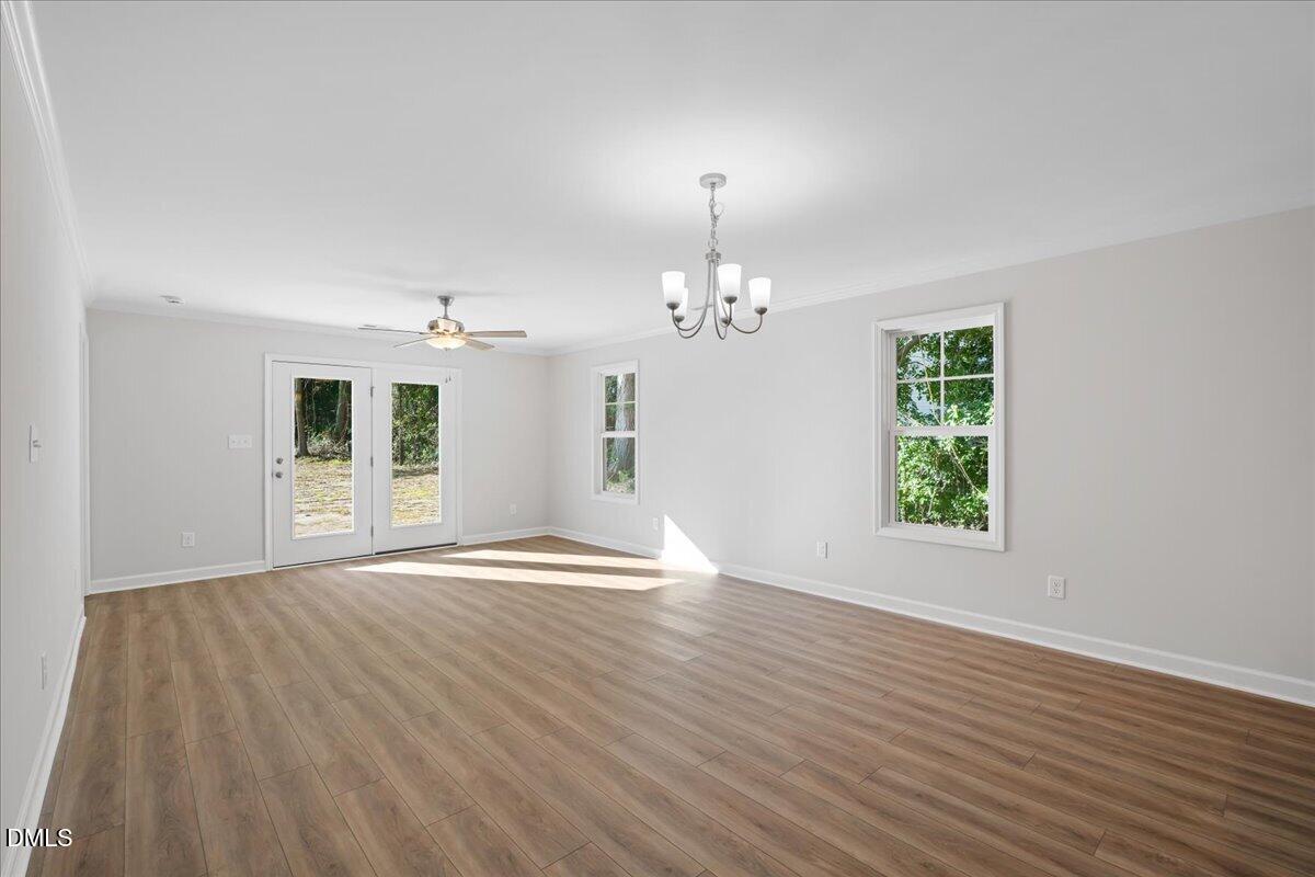 310 E Howard Street Property Photo 18