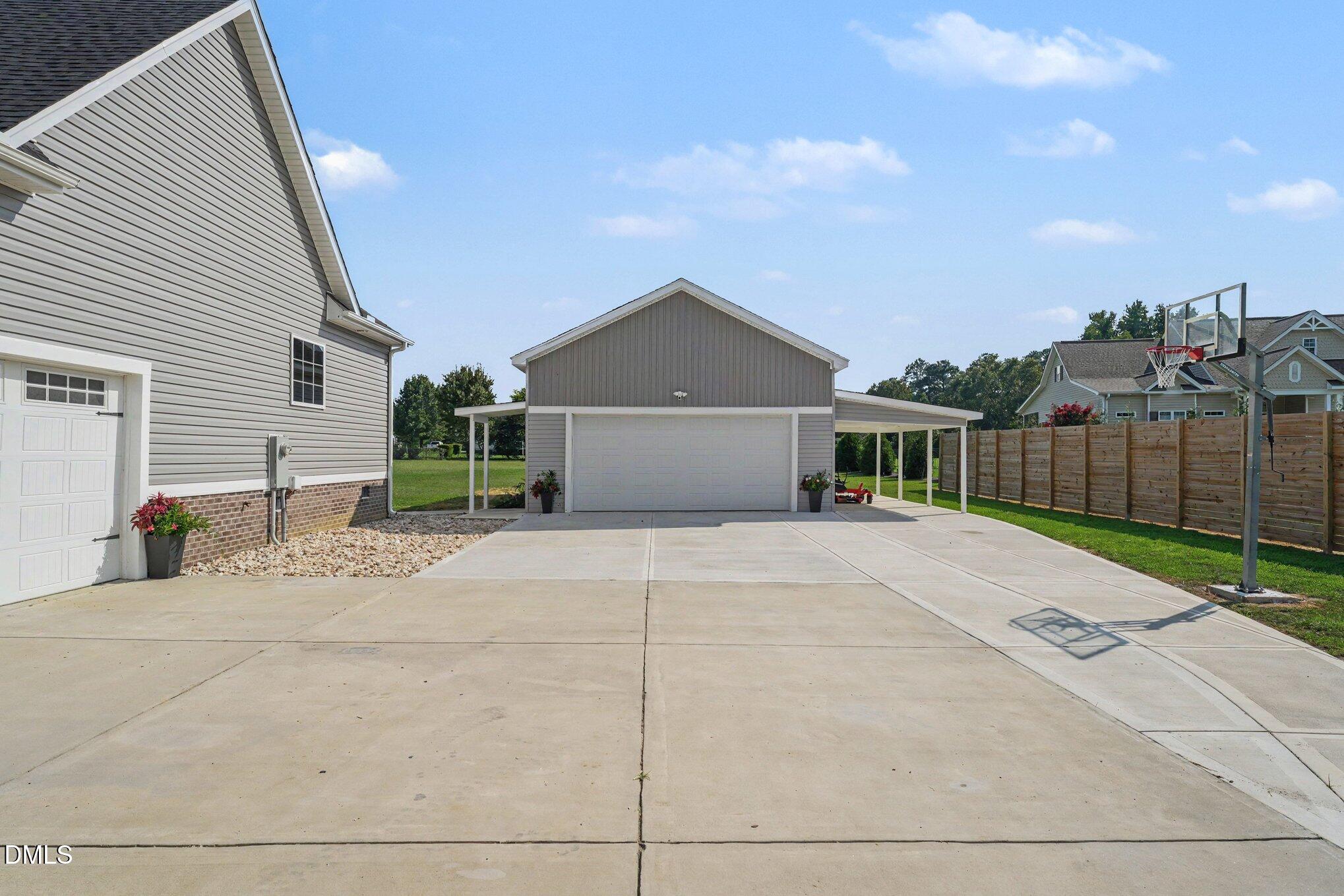 8714 Surrey Top Road Property Photo 3