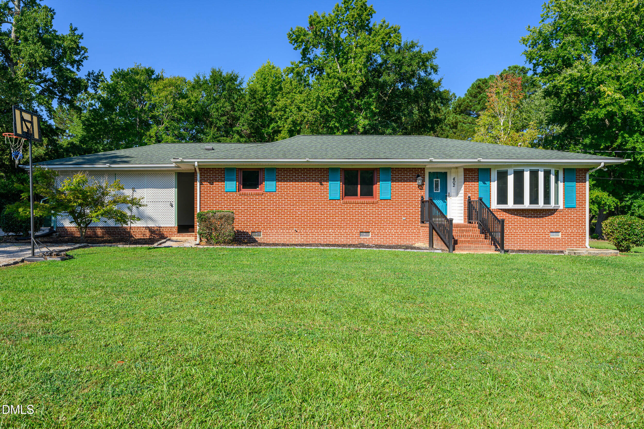 402 Stallings Road Property Photo 2