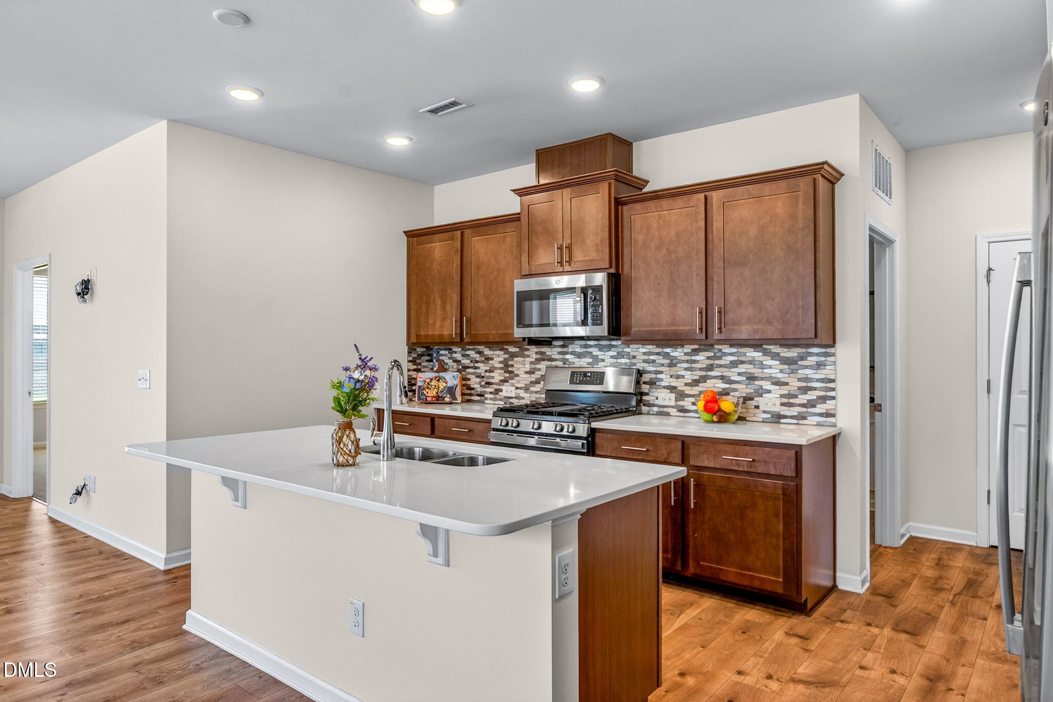 609 Crestdale Drive Property Photo 4