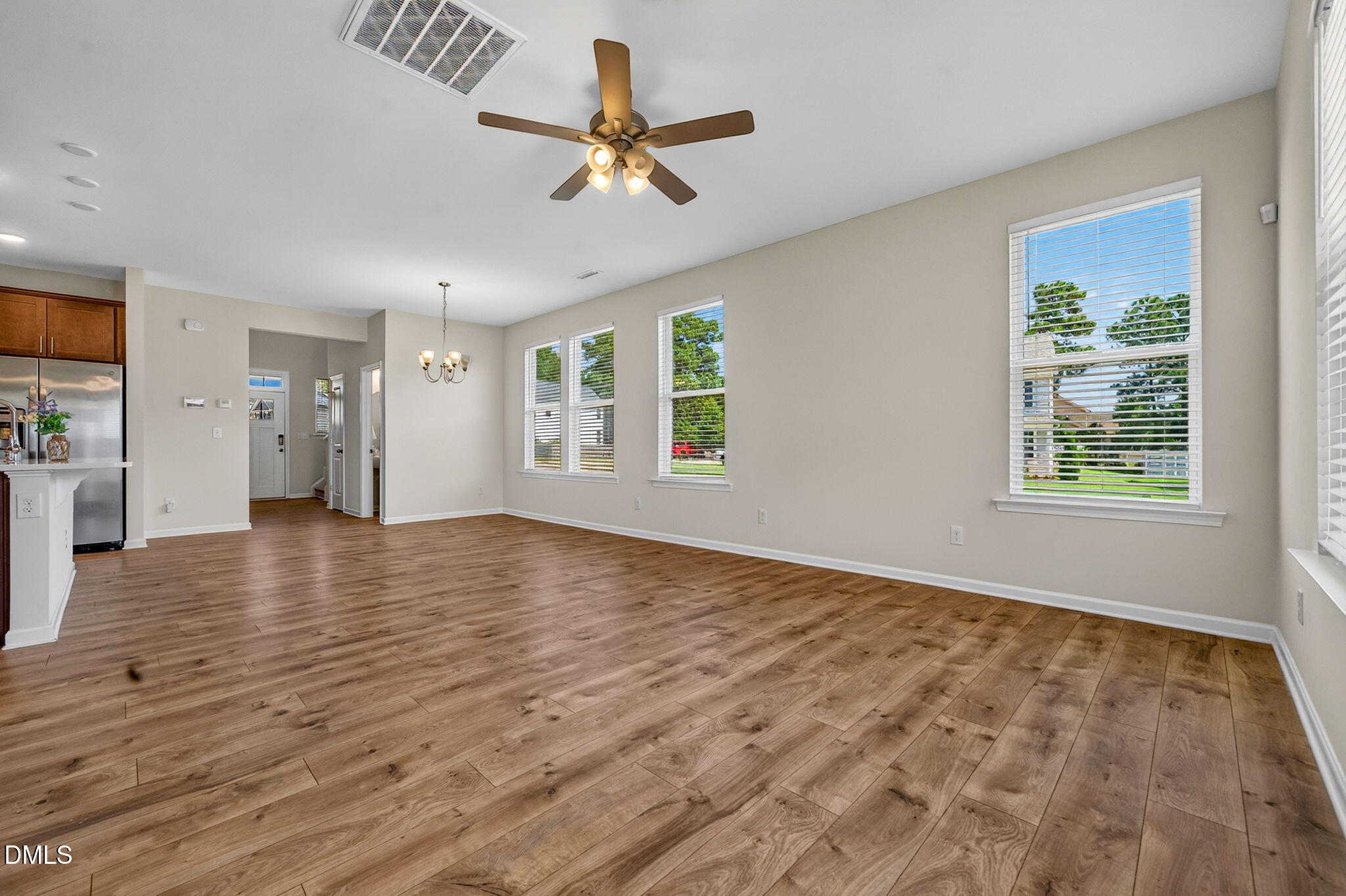 609 Crestdale Drive Property Photo 8