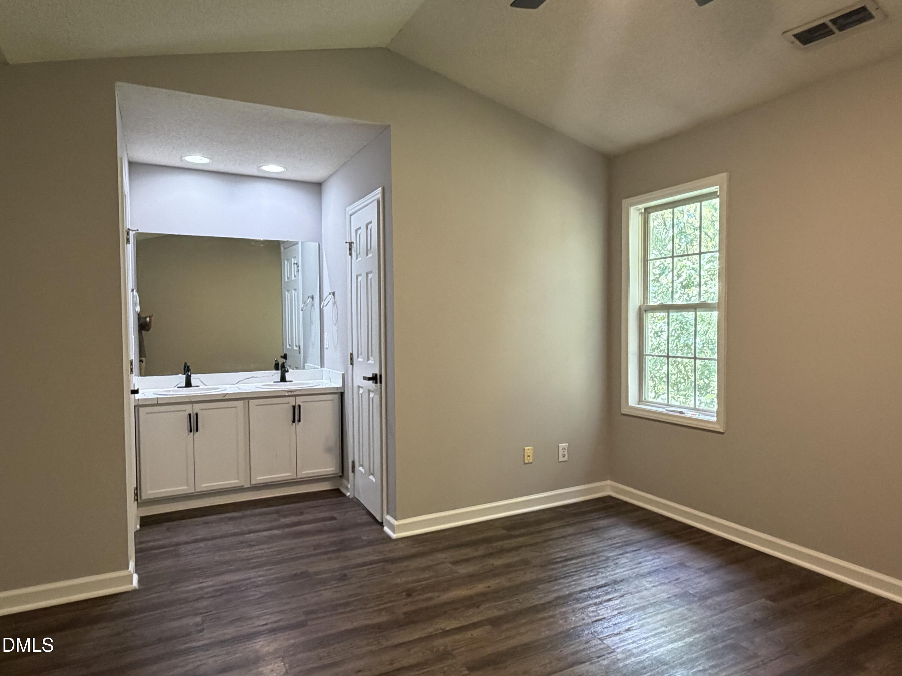 2201 Mountain Mist Court 302 Property Photo 14