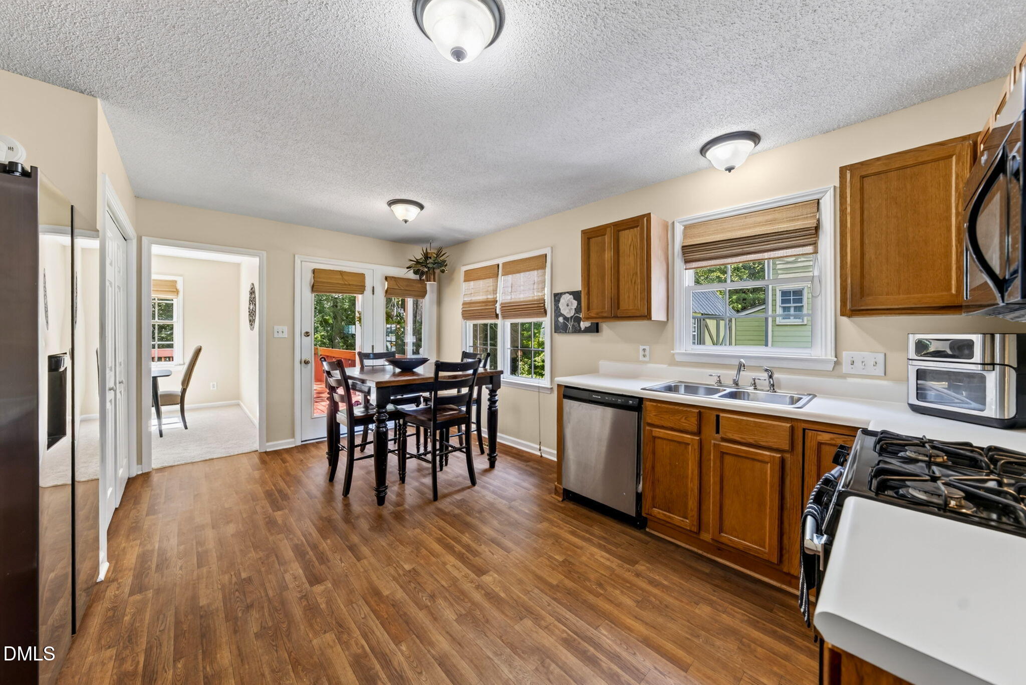 4512 Lazyriver Drive Property Photo 5