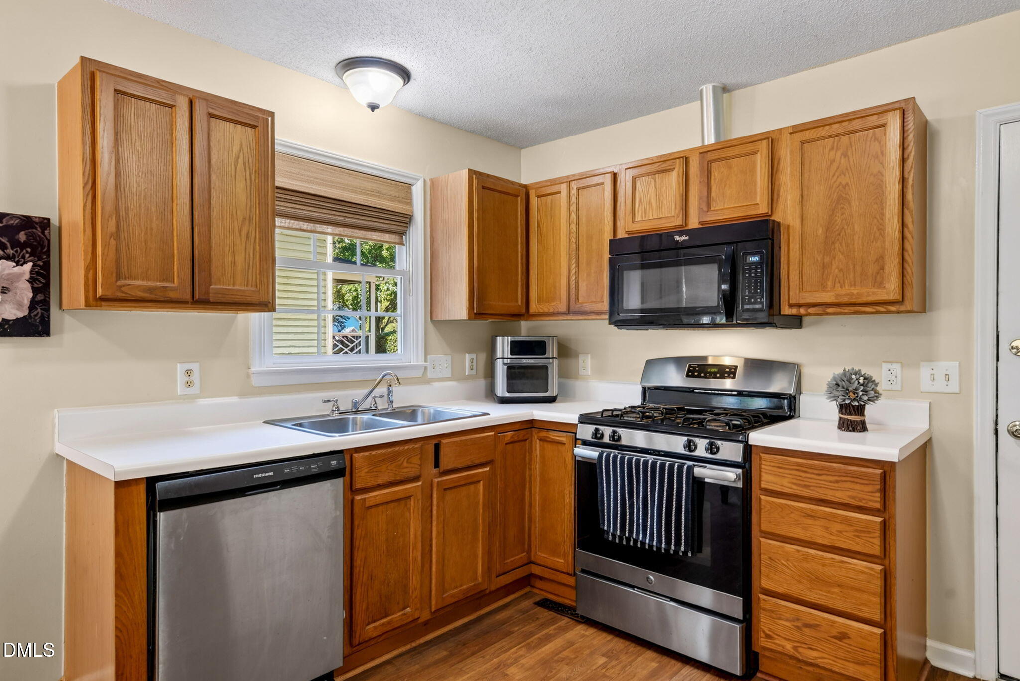 4512 Lazyriver Drive Property Photo 22