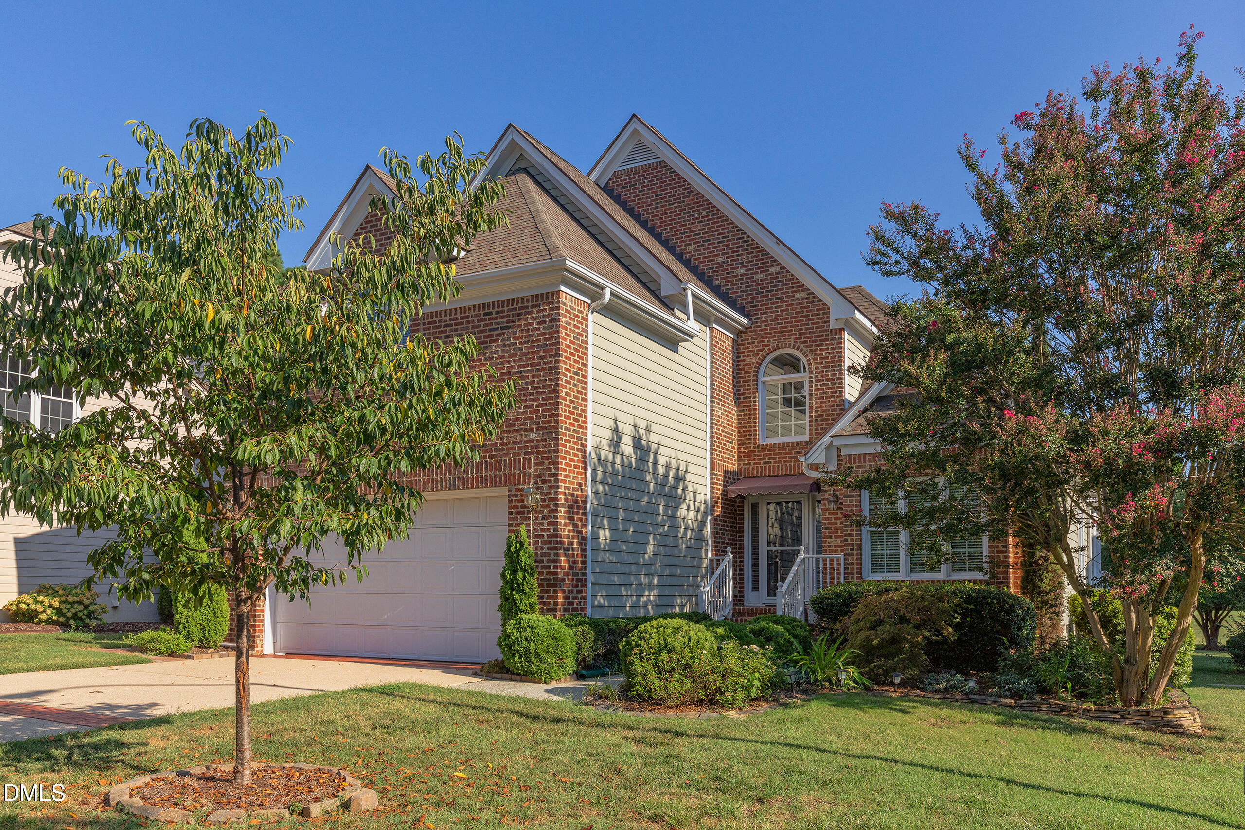 2912 Hawtree Drive Property Photo 3