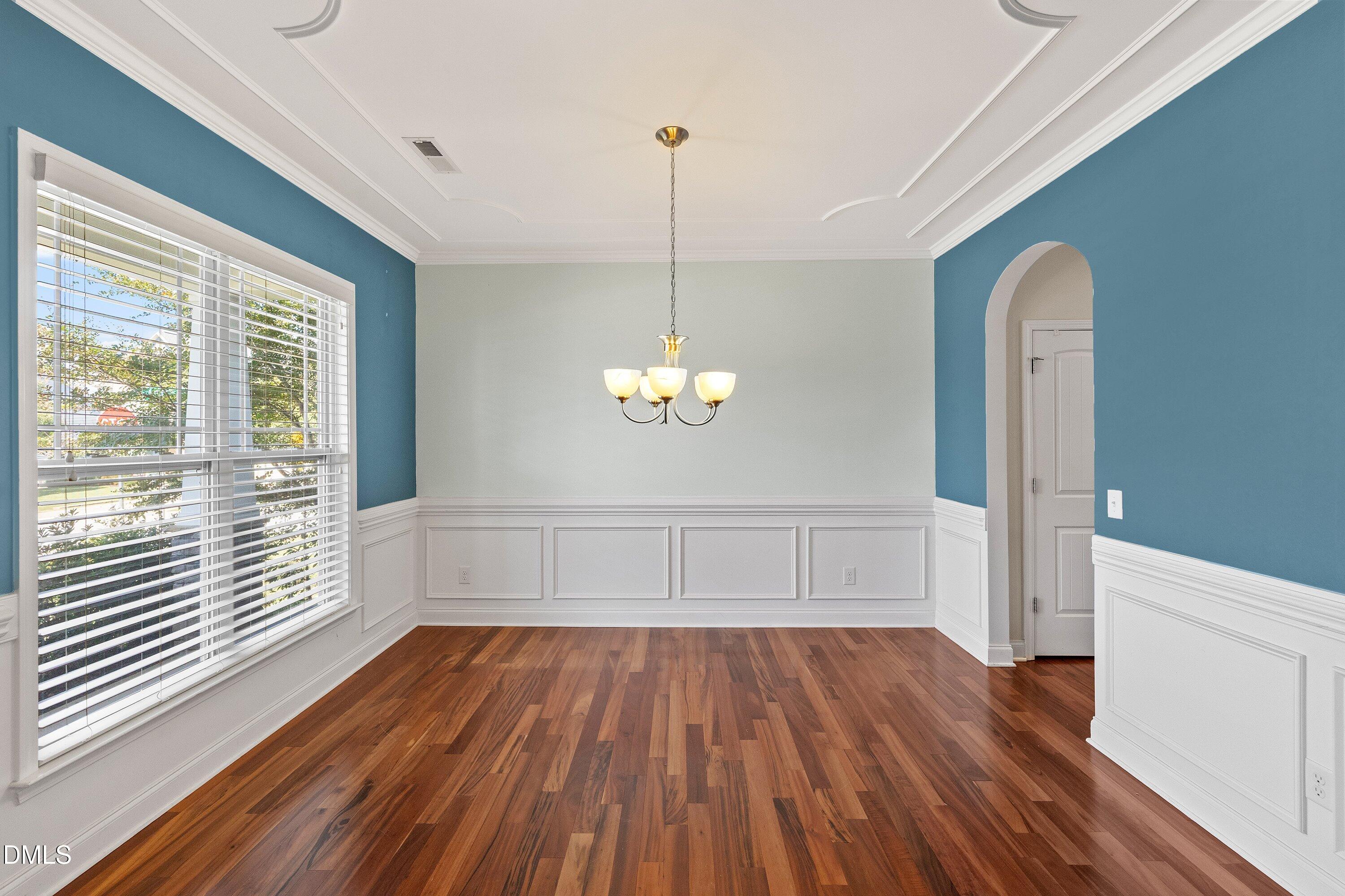 6201 Hirondelle Court Property Photo 6