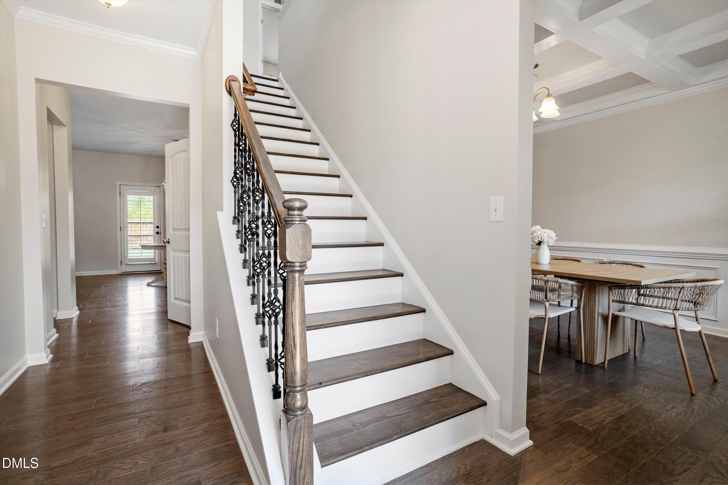 1033 Laredo Lane Property Photo 3