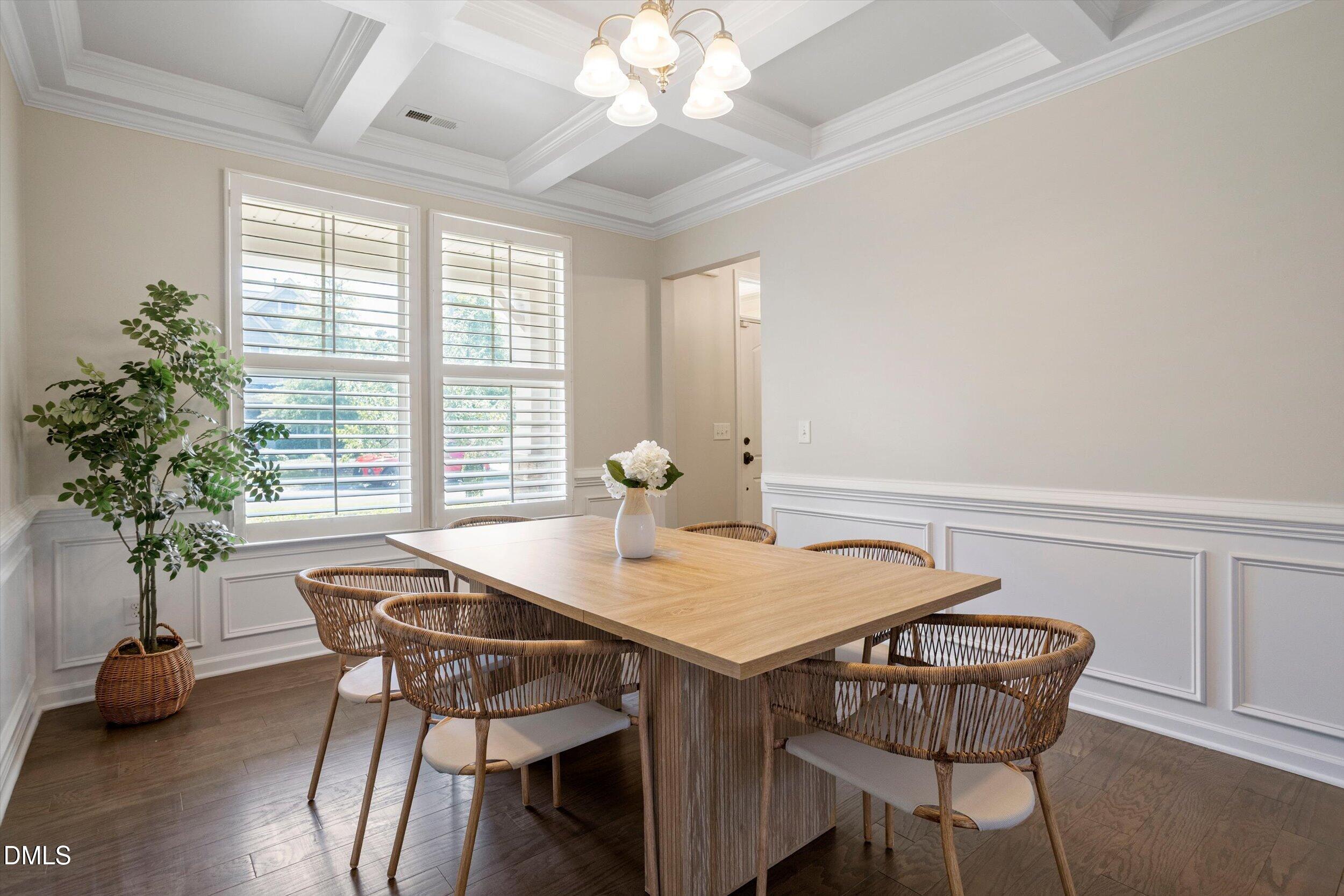 1033 Laredo Lane Property Photo 4