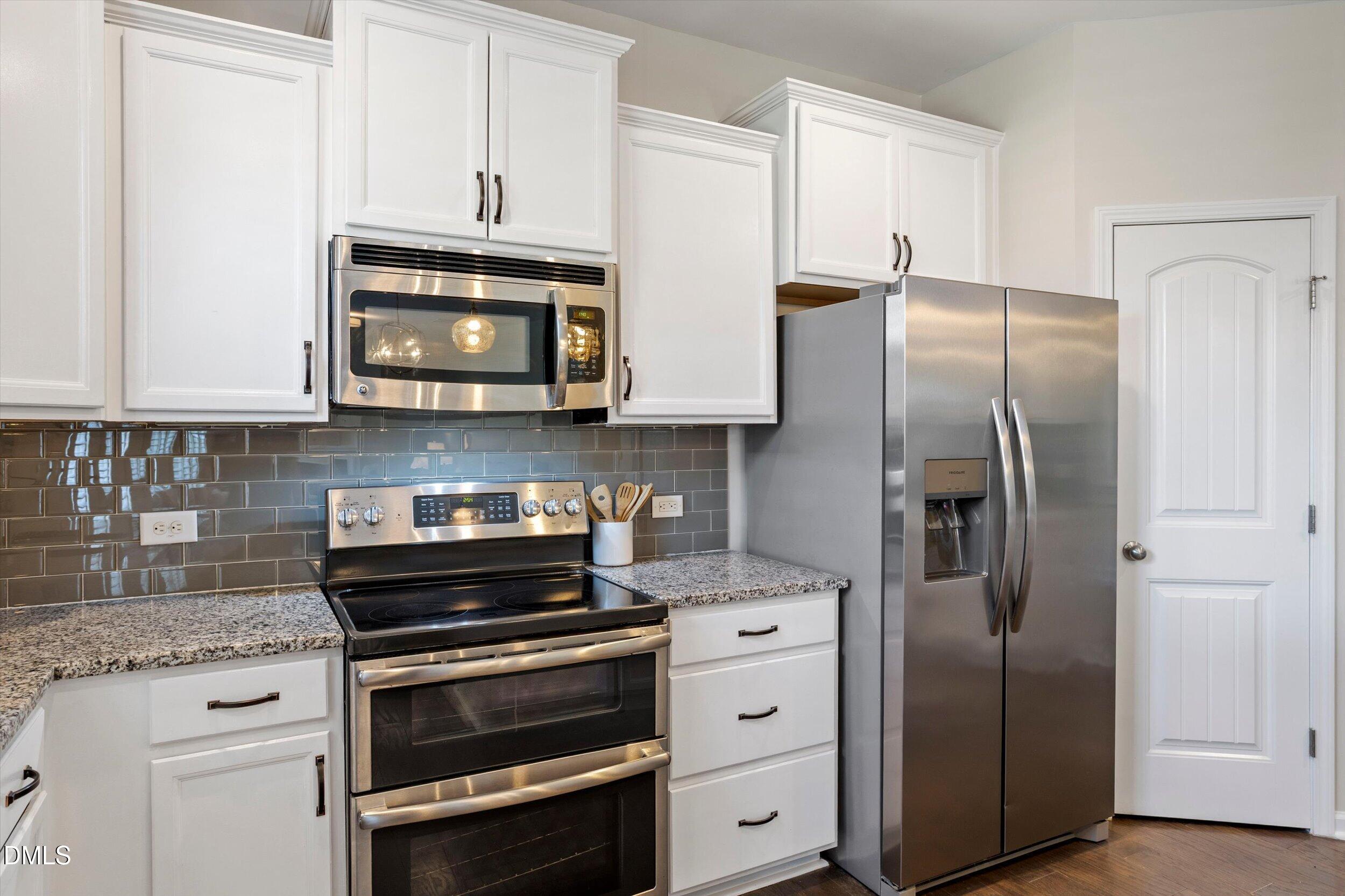 1033 Laredo Lane Property Photo 10