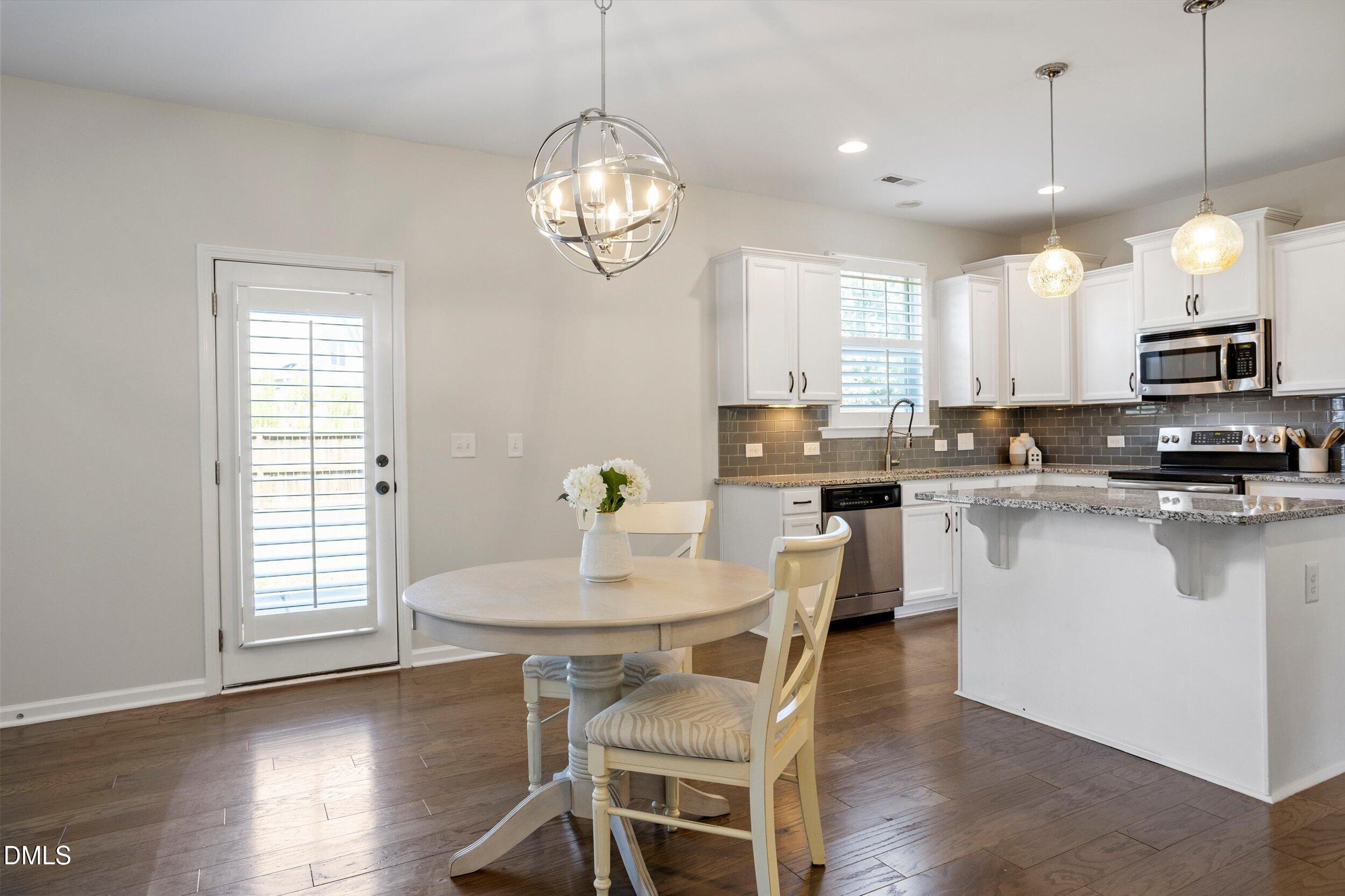 1033 Laredo Lane Property Photo 11