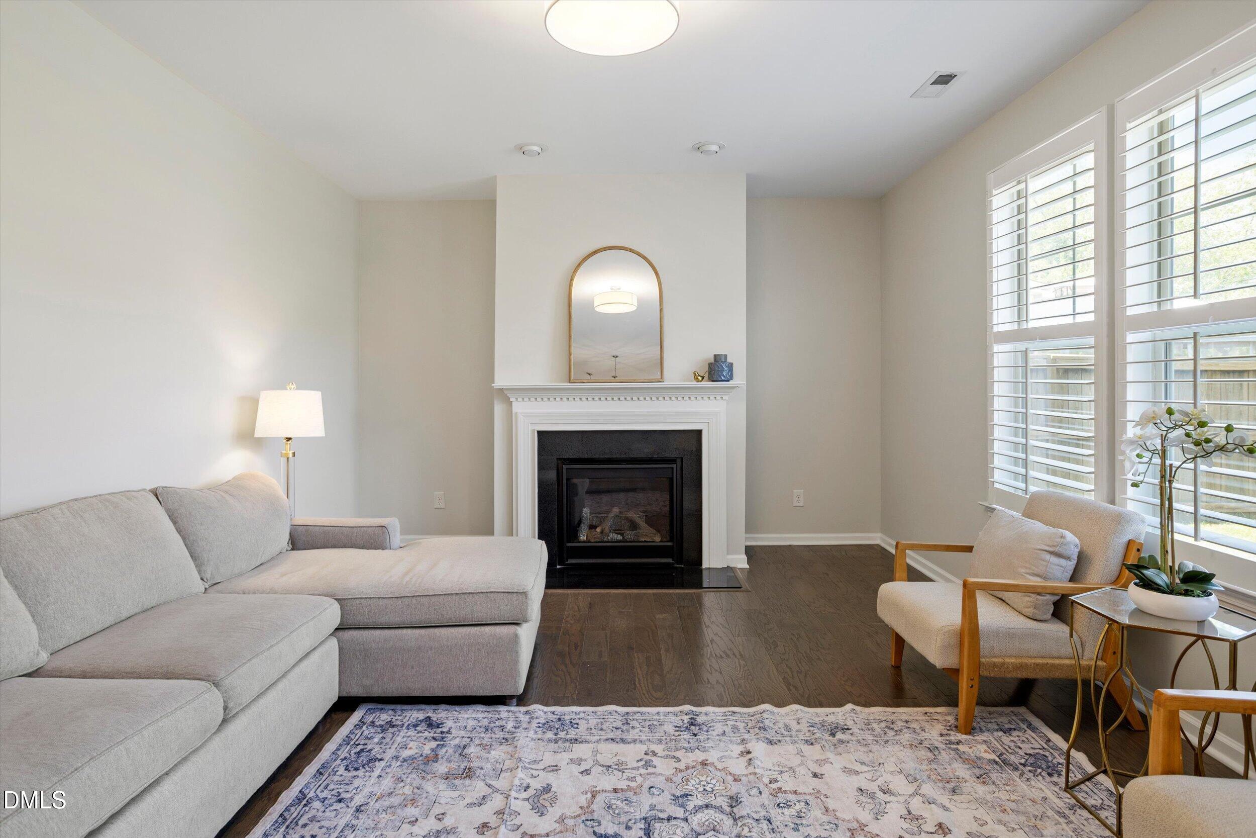 1033 Laredo Lane Property Photo 15
