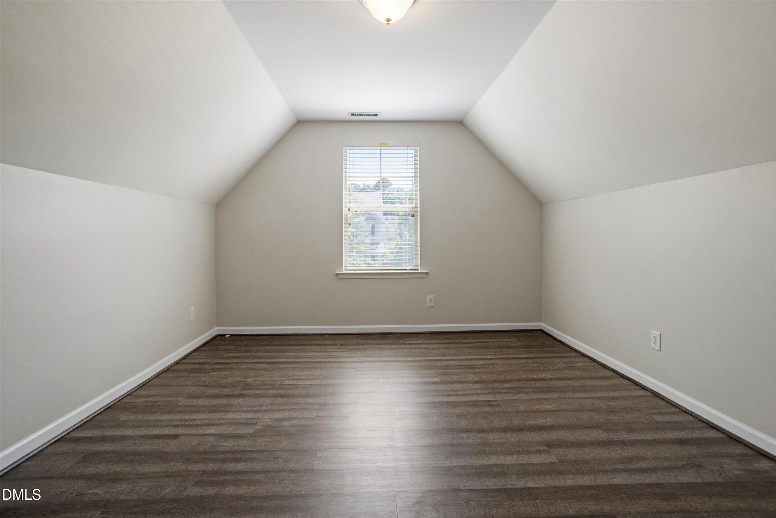 1033 Laredo Lane Property Photo 30