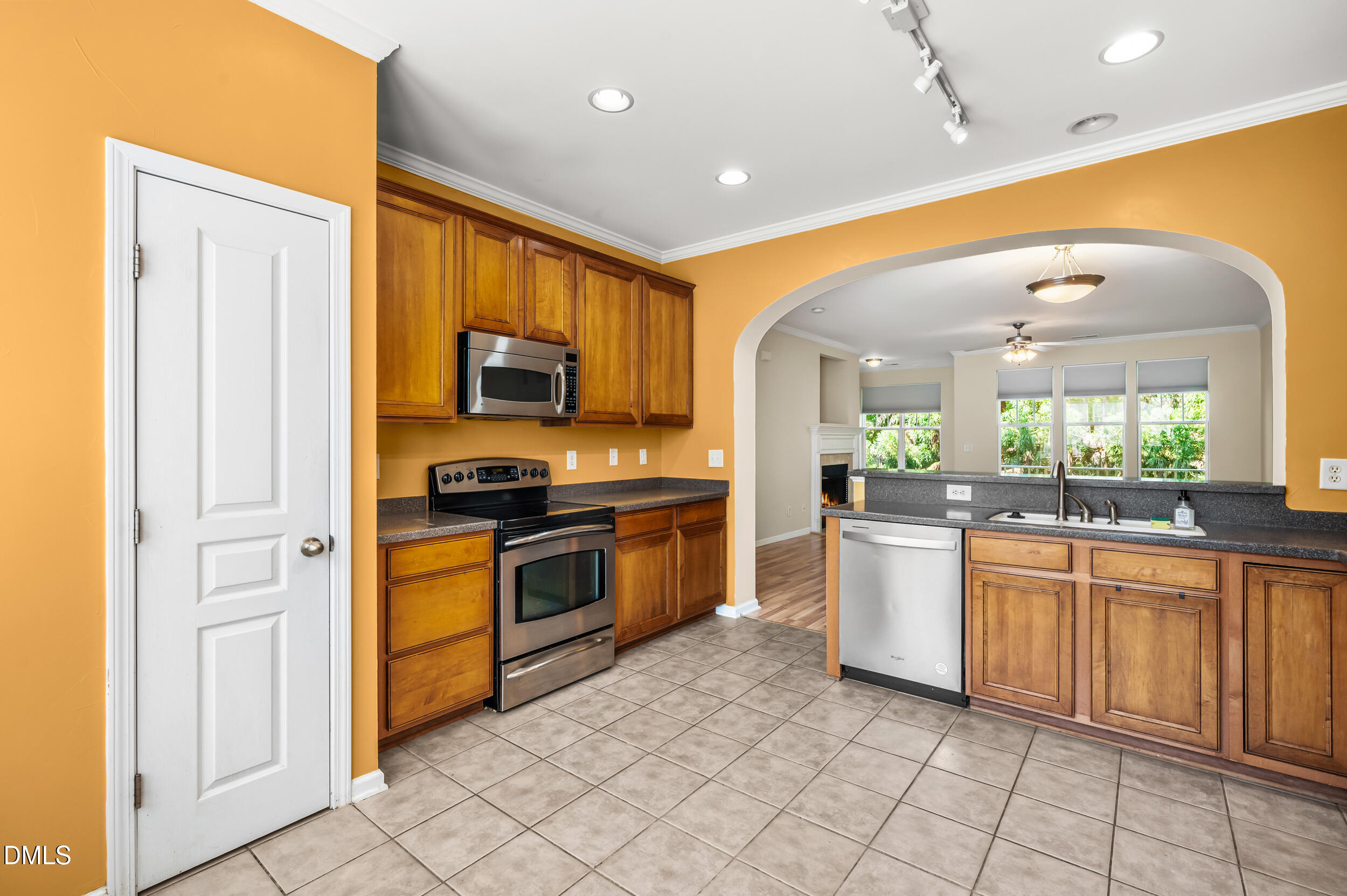 5831 Cameo Glass Way Property Photo 13