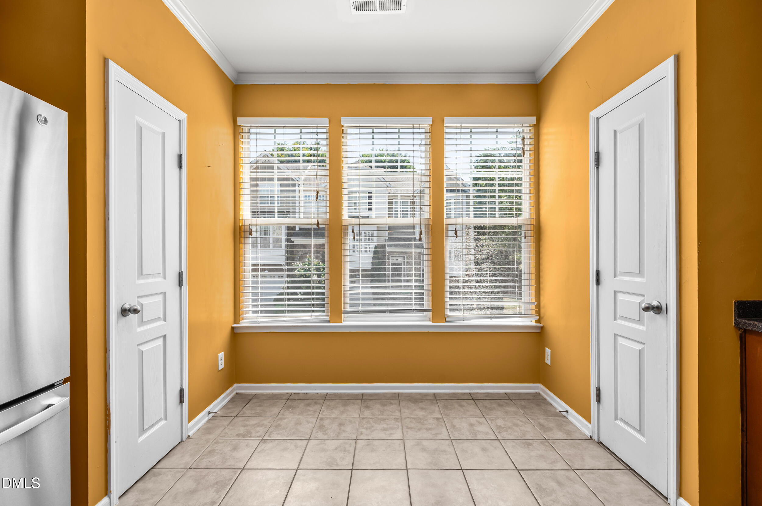 5831 Cameo Glass Way Property Photo 16