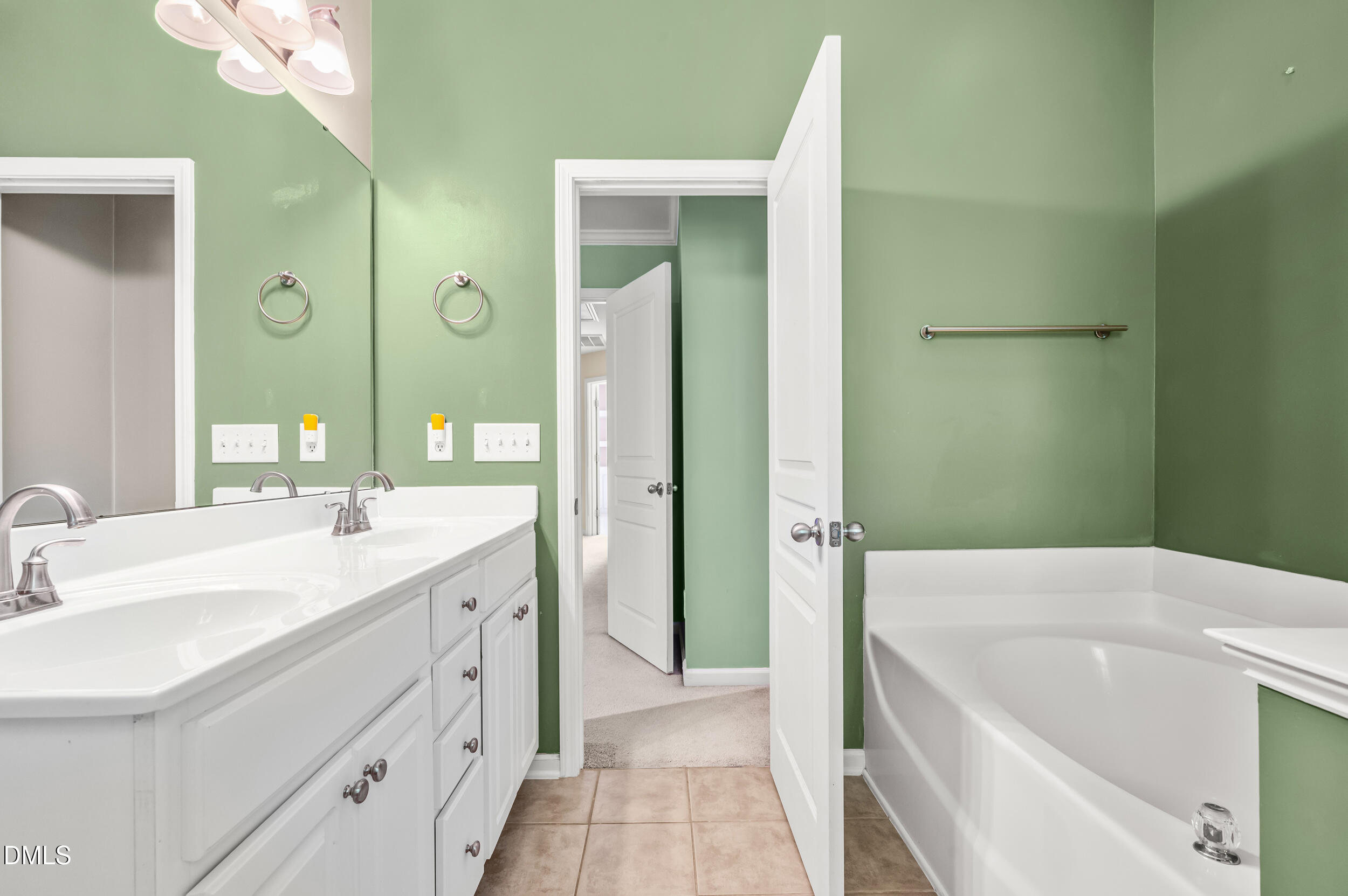 5831 Cameo Glass Way Property Photo 26