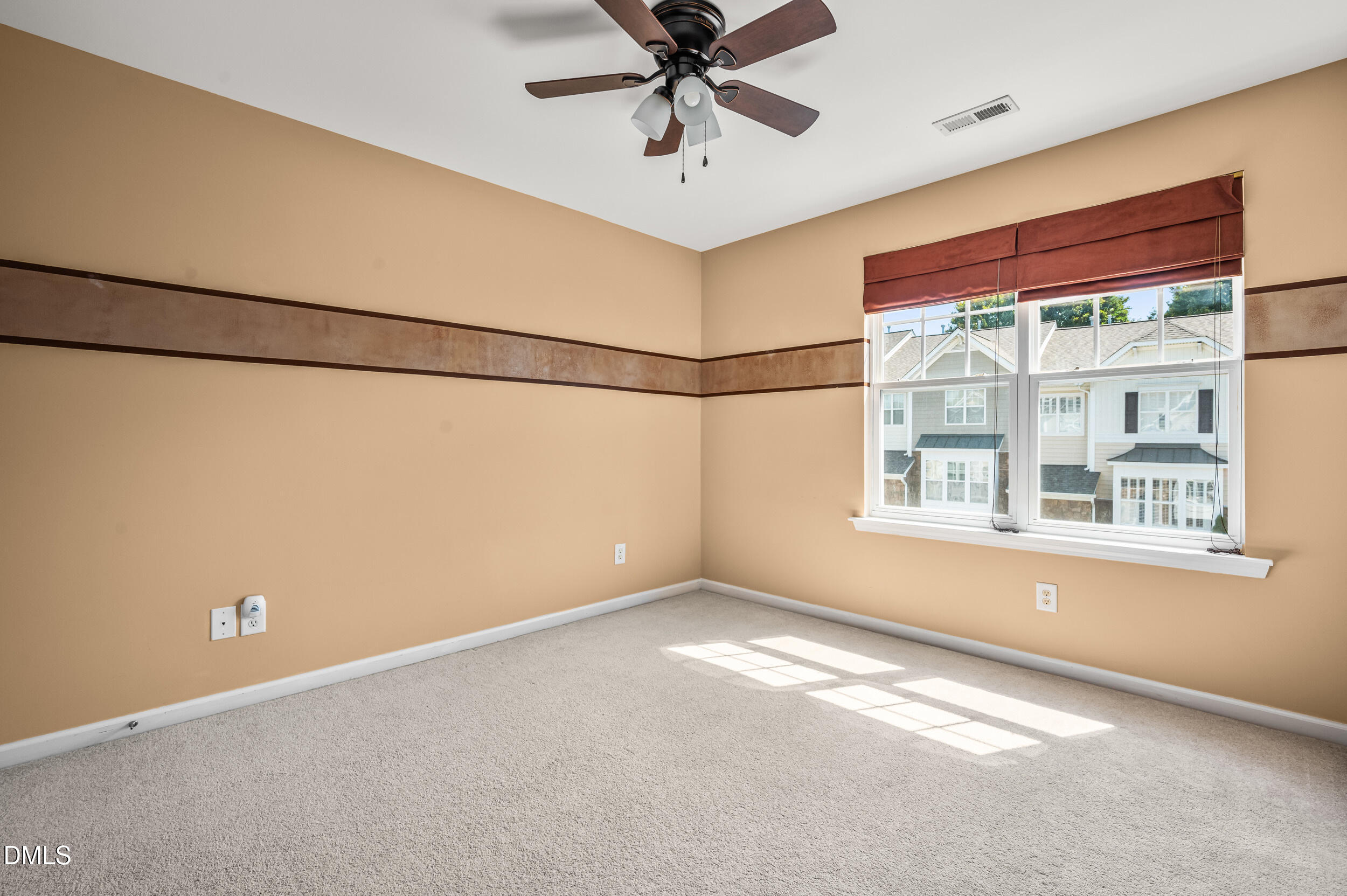 5831 Cameo Glass Way Property Photo 28