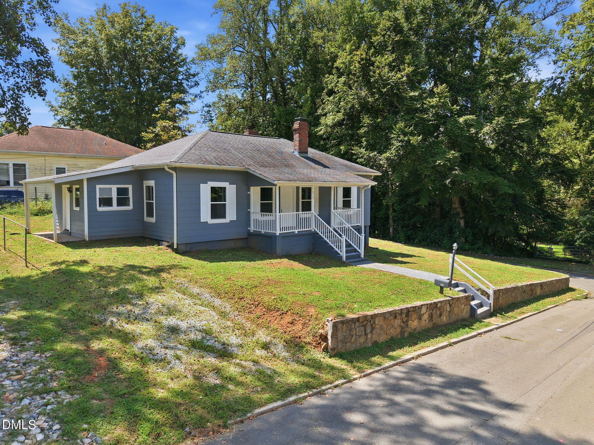 213 Hicks Circle Property Photo 2